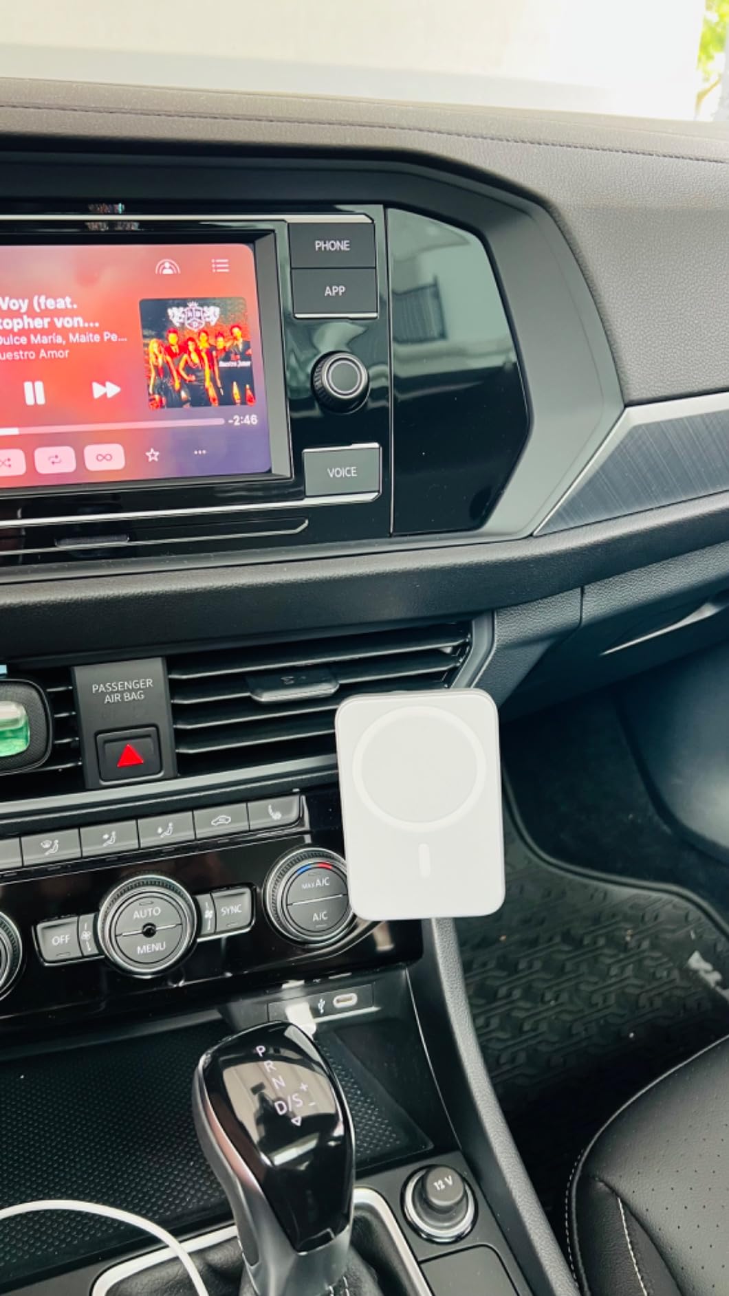 Belkin Magnetic Vent Mount Pro, MagSafe-Compatible Phone Holder for iPhone - Car phone mount, iPhone 17/16/15, Pixel 10 compatible, air vent mount, hands-free driving, road trips customer photo 1