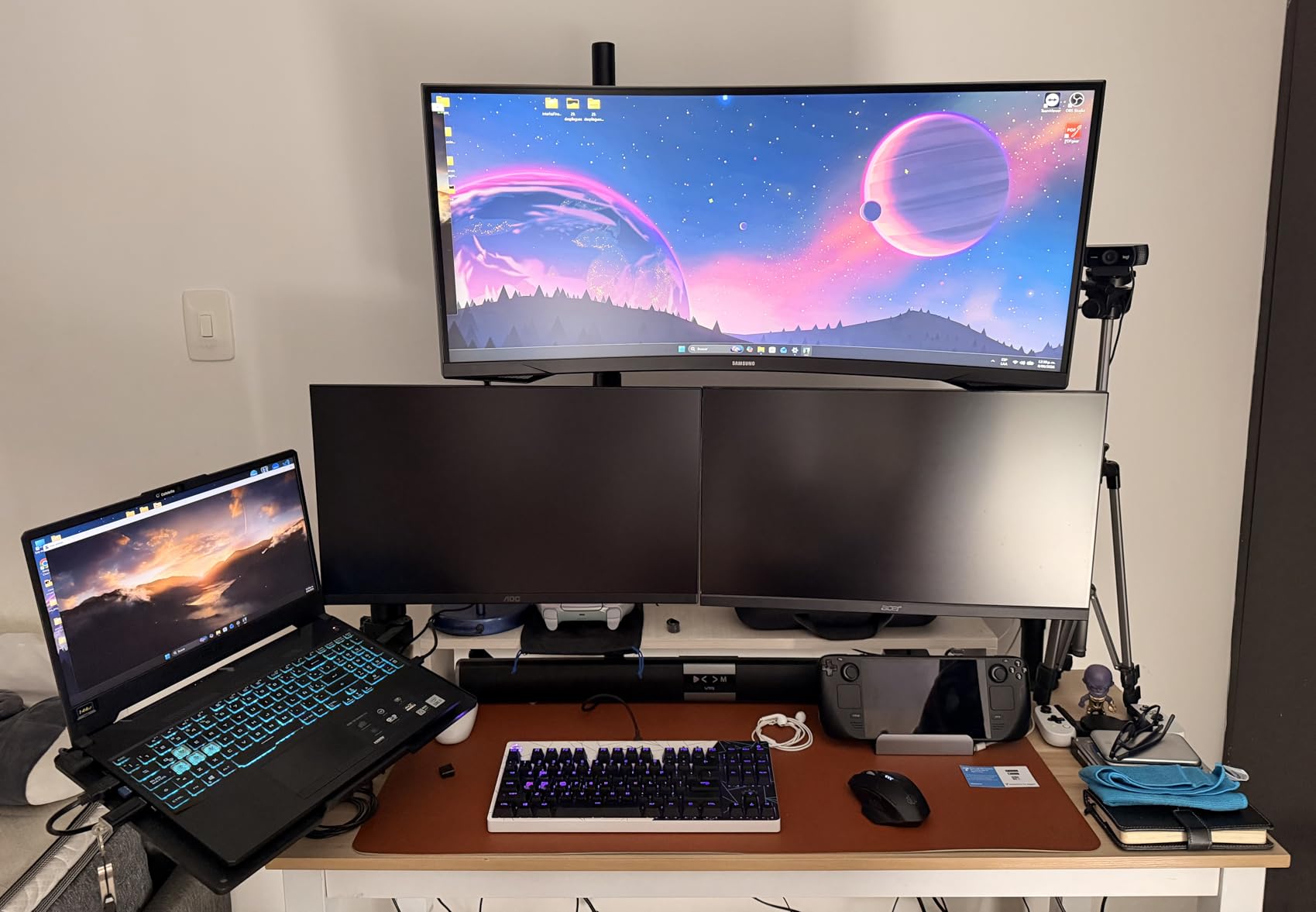 Samsung 34' Odyssey G5 Ultra-Wide Gaming Monitor with 1000R Curved Screen, 165Hz, 1ms, FreeSync Premium, Large Display, Eye Comfort, Multiple Ports, WQHD (LC34G55TWWNXZA) customer photo 2