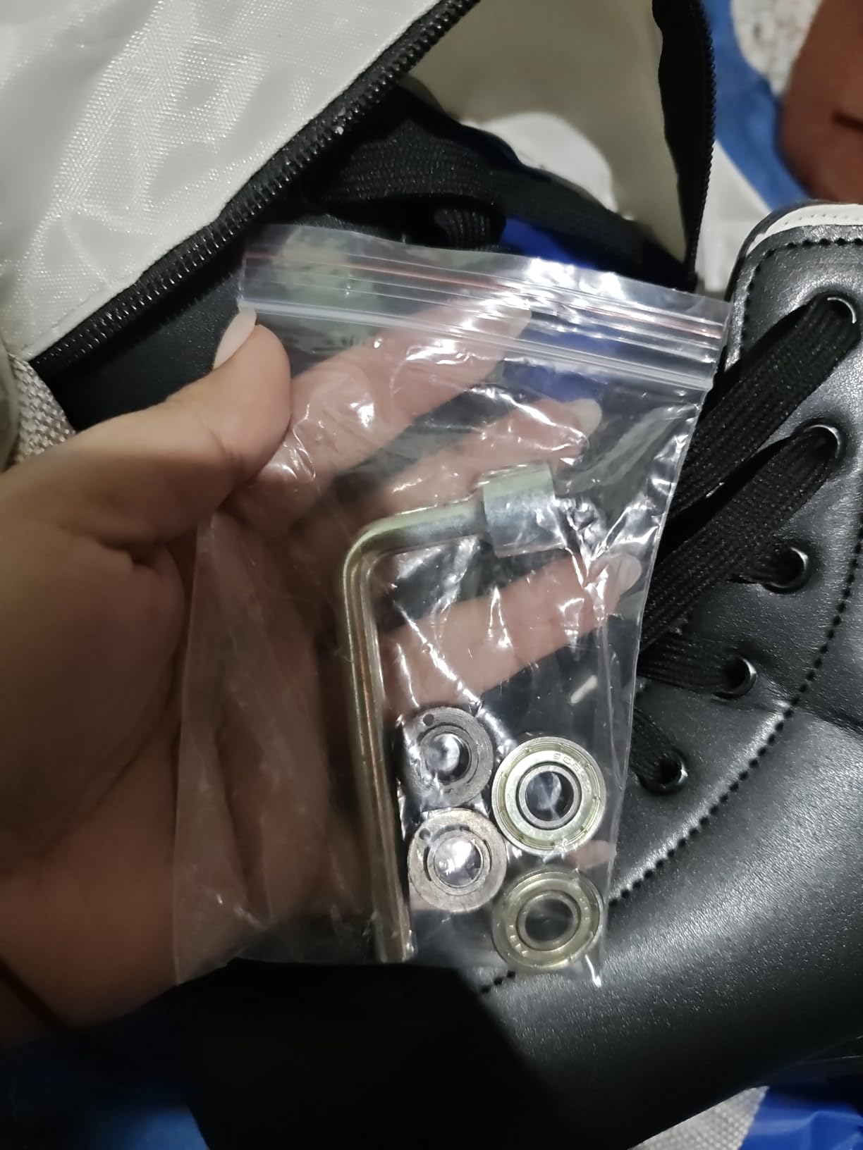 YYW Roller Skates for Women Men, High Top PU Leather Classic Double-Row, Indoor Outdoor, Beginner Shoes Bag customer photo 2