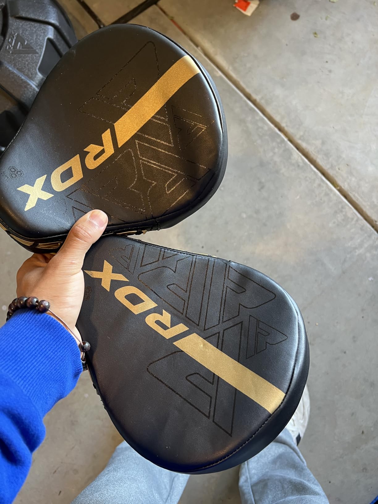 RDX Boxing Pads Curved Focus Mitts, Maya Hide Leather Kara Hook and Jab Training Pads, Adjustable Strap Ventilated, MMA Muay Thai Kickboxing Coaching Martial Arts Punching Hand Target Strike Shield customer photo 1