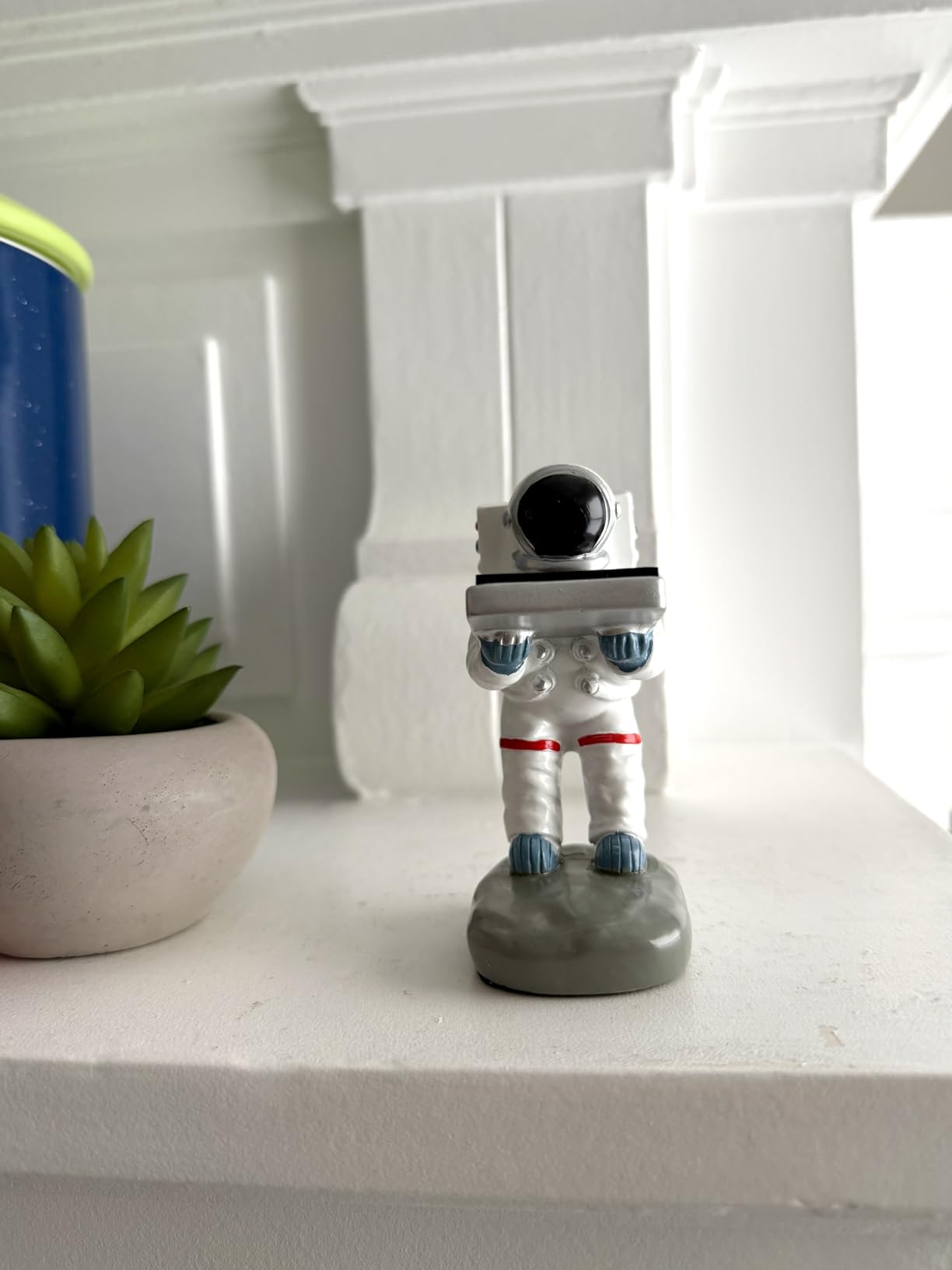 Watch Display Stand Old Housekeeper/Astronaut Resin Figurine Model Watch Holder Decoration Storage Rack for Jewelry Watch Bracelet Necklace Home Office Store customer photo 1