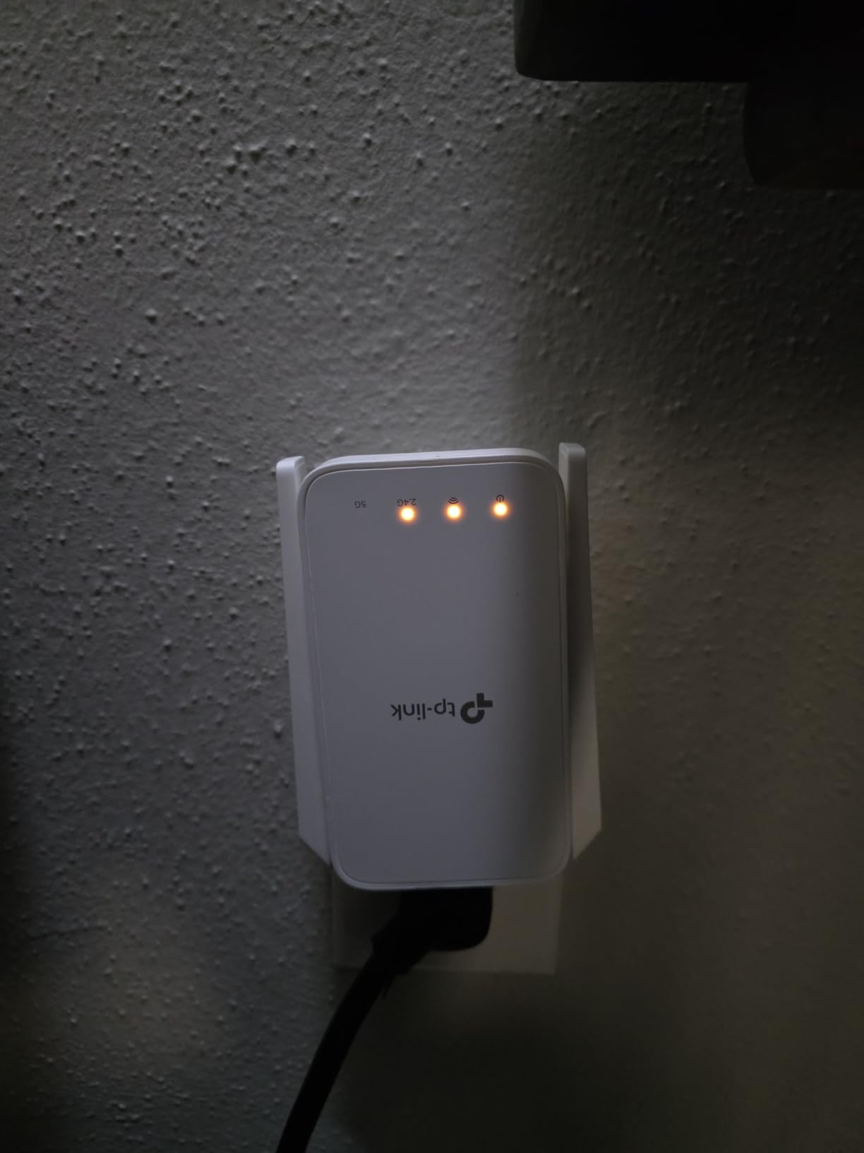 TP-Link AC1200 WiFi Extender (RE315) - 1.2Gbps Home Signal Booster, Dual Band 5GHz/2.4GHz, Up to 1600 Sq.ft and 32 Devices, EasyMesh Compatible, One Ethernet Port customer photo 2