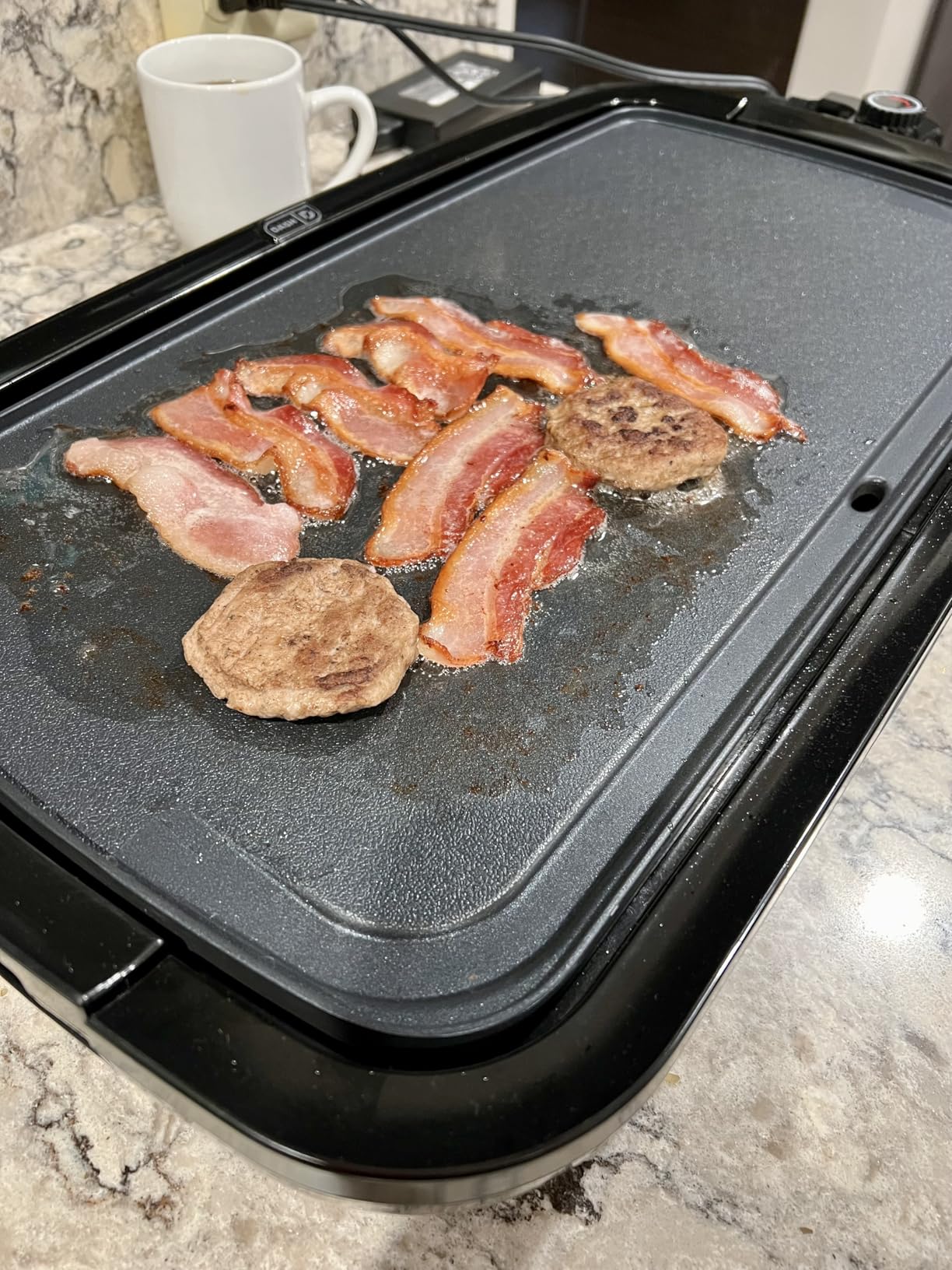 Dash Deluxe Everyday Electric Griddle, Removable Nonstick Plate, Black | Flat Top Grill with Drip Tray, Temperature Control, Large 20-Inch Cooking Surface customer photo 2