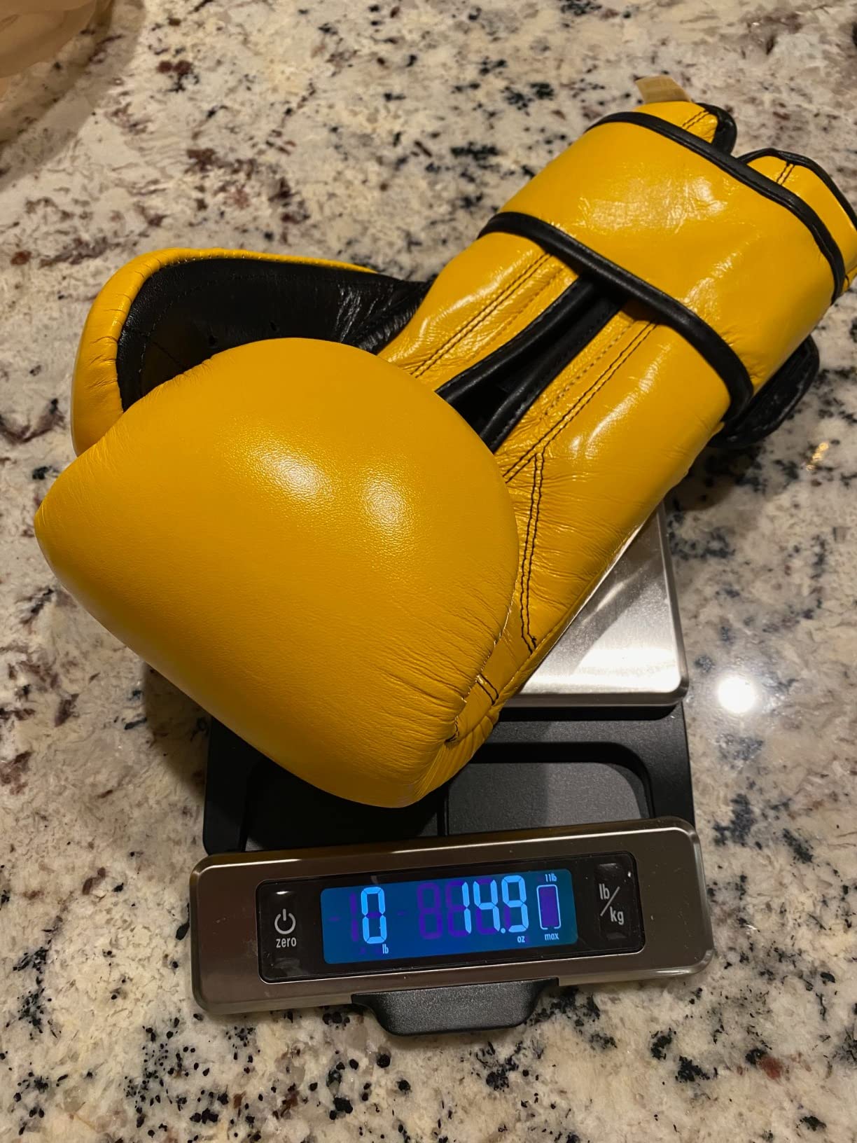 CLETO REYES Training Boxing Gloves with Hook and Loop Closure for Sparring and Heavy Punching Bags, Men and Women, MMA, Kickboxing, Muay Thai customer photo 1