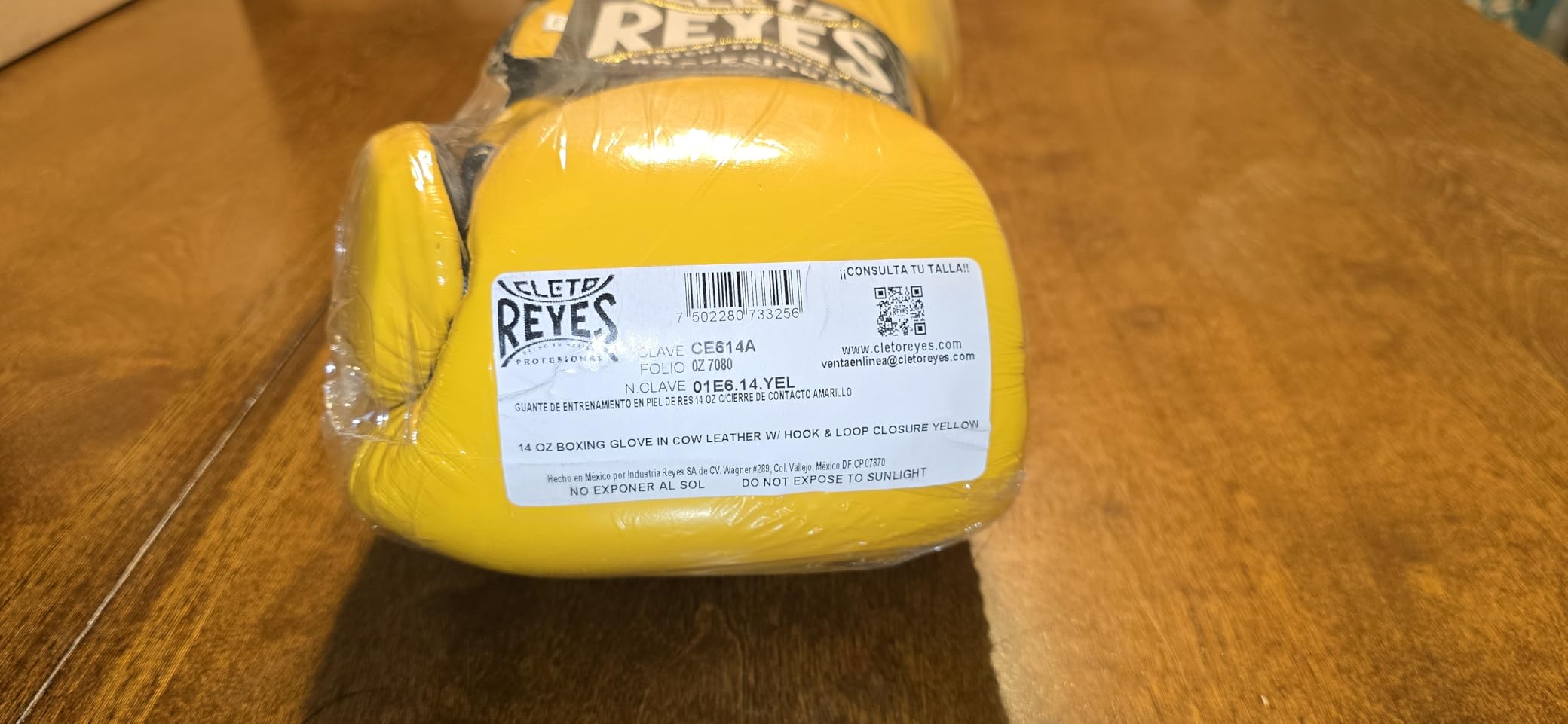 CLETO REYES Training Boxing Gloves with Hook and Loop Closure for Sparring and Heavy Punching Bags, Men and Women, MMA, Kickboxing, Muay Thai customer photo 2