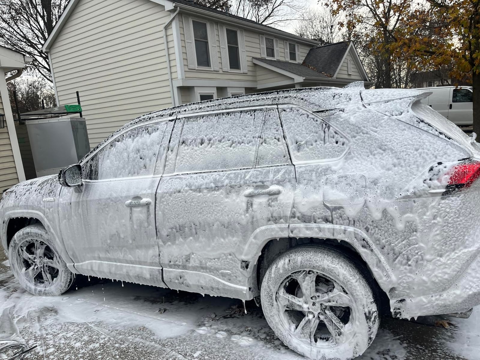 AstroAI Foam Cannon for Pressure Washer with 1/4 inch Quick Connect Plug, 1 L - Thick Foam, Car Wash, Heavy Duty Durable Foam Sprayer, Wide Neck, Adjustable Snow Foam Lance, Easy Install, Detailing, Brass customer photo 1
