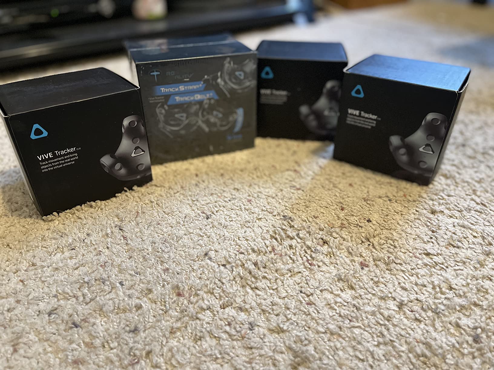 HTC VIVE Tracker (3.0) - Full-Body Tracking for SteamVR, VRChat, Motion Capture customer photo 2