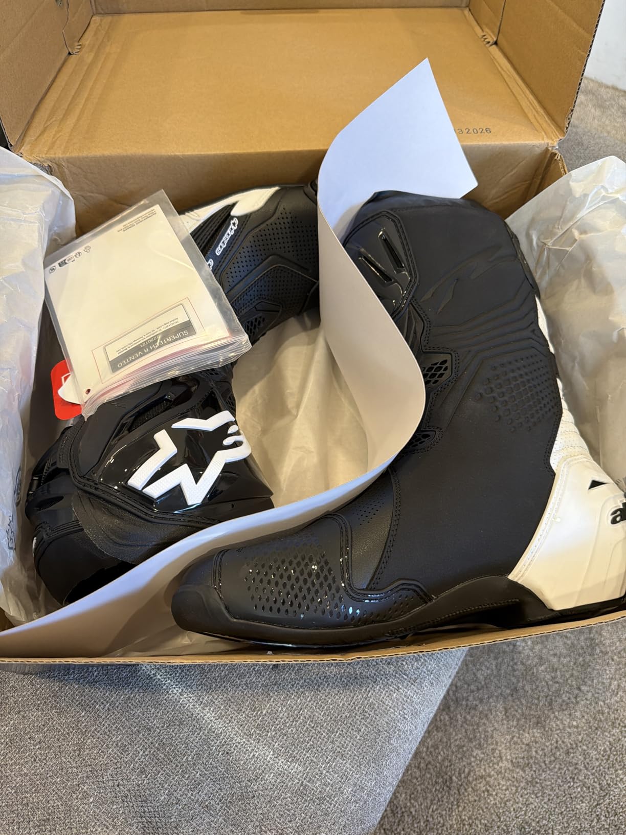 Alpinestars Supertech R Vented Racing Motorcycle Boots, CE-Certified, Lightweight, Advanced Ventilation & Grip customer photo 2