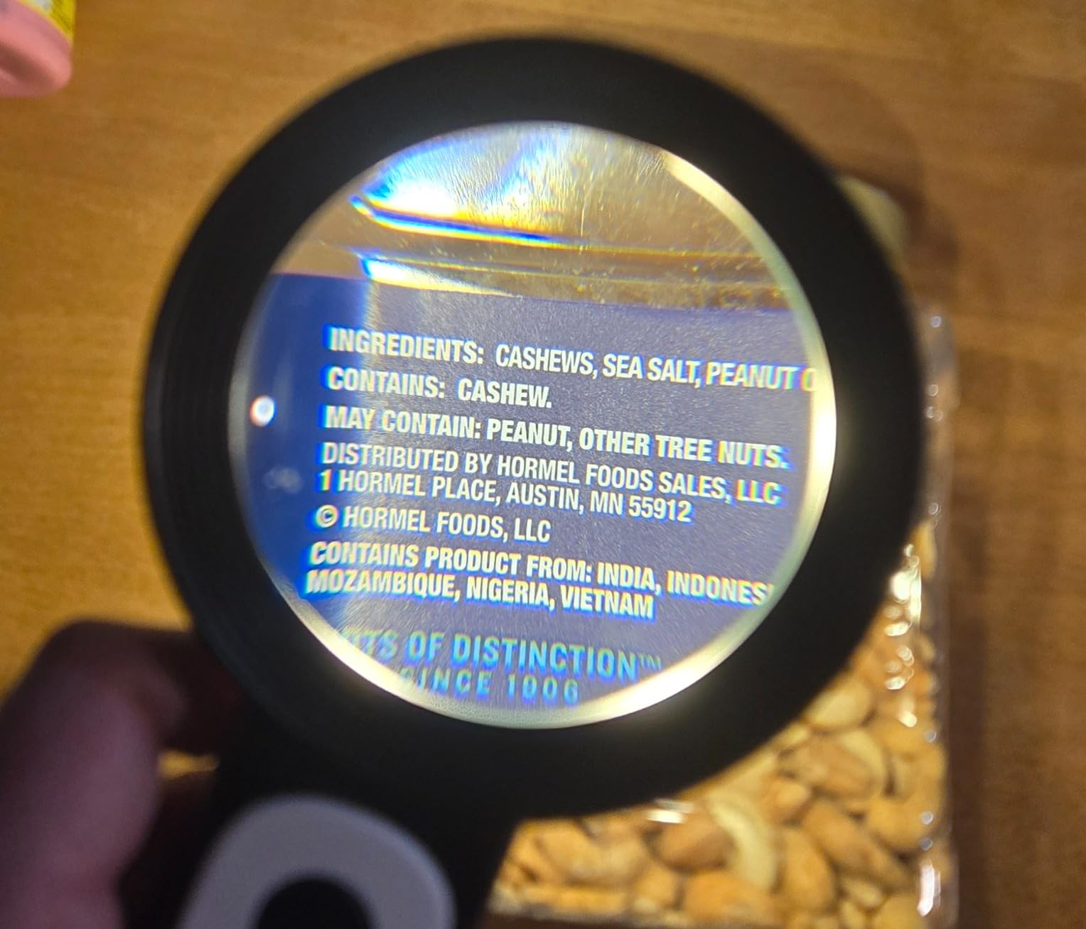 JMH Magnifying Glass with Light, Handheld Large Magnifying Glass 18LED Cold and Warm Light with 3 Modes, Illuminated Lighted Magnifier for Seniors Reading, Coins, Jewelry customer photo 1
