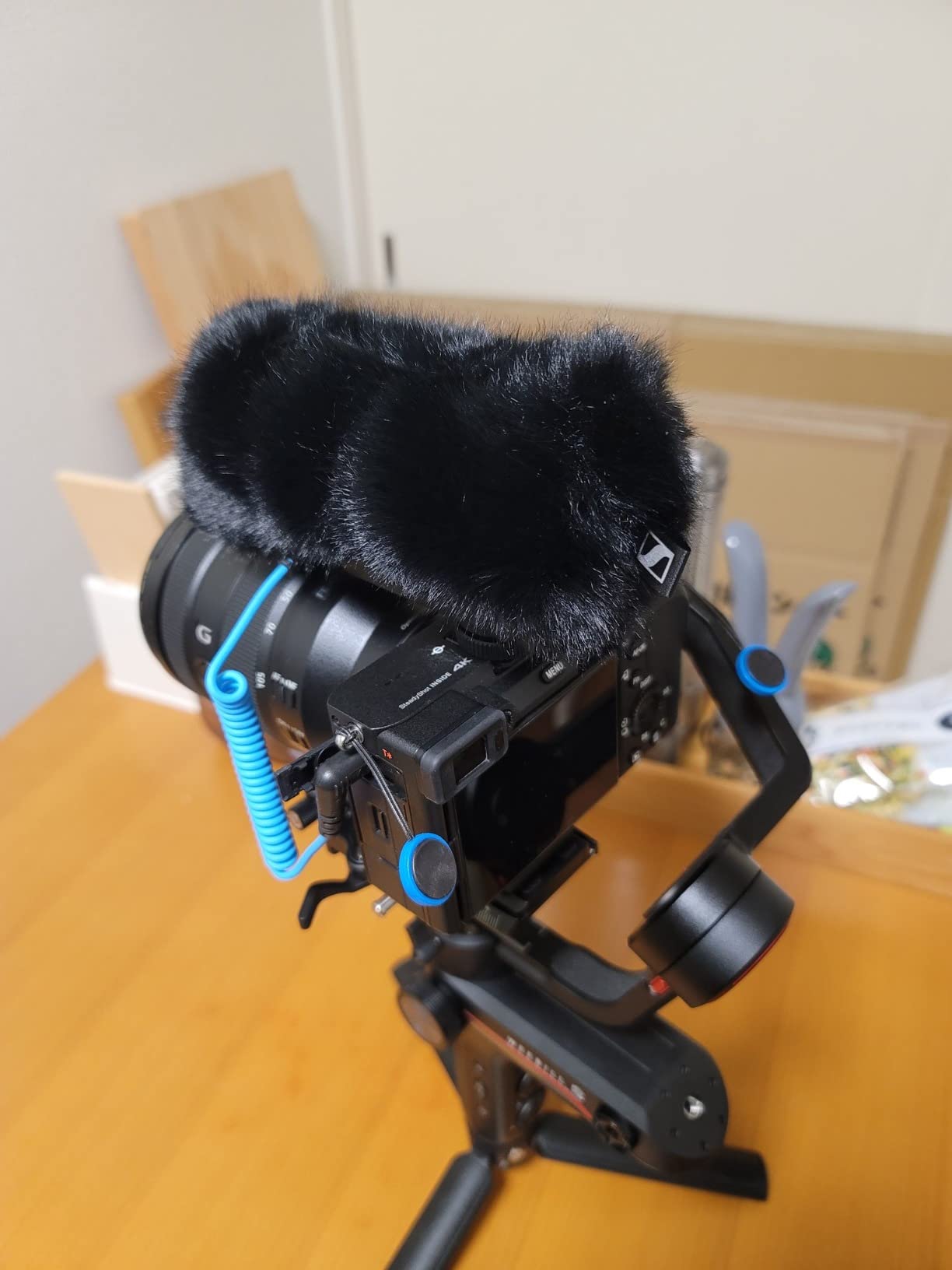 SENNHEISER Professional MKE 400 Directional On-Camera Shotgun Microphone with 3.5mm TRS and TRRS Connectors for DSLR, Mirrorless and Mobile customer photo 1