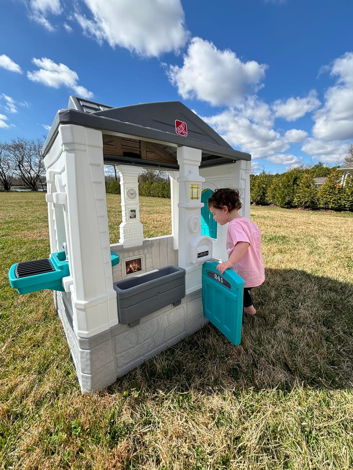 Step2 Neat & Tidy Cottage Kids Playhouse, Indoor and Outdoor Playset, Interactive Sounds, Toddlers 1.5+ Years Old, Easy to Assemble, Grey customer photo 1