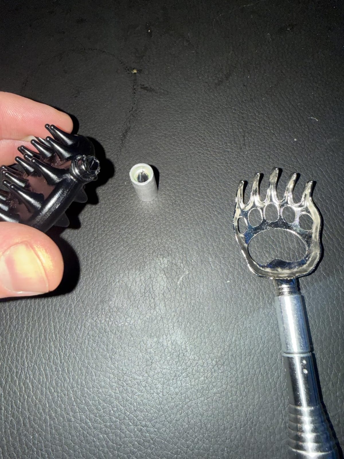 Telescoping Back Scratcher with 5 Detachable Heads, Gift for Men Black | 10-30