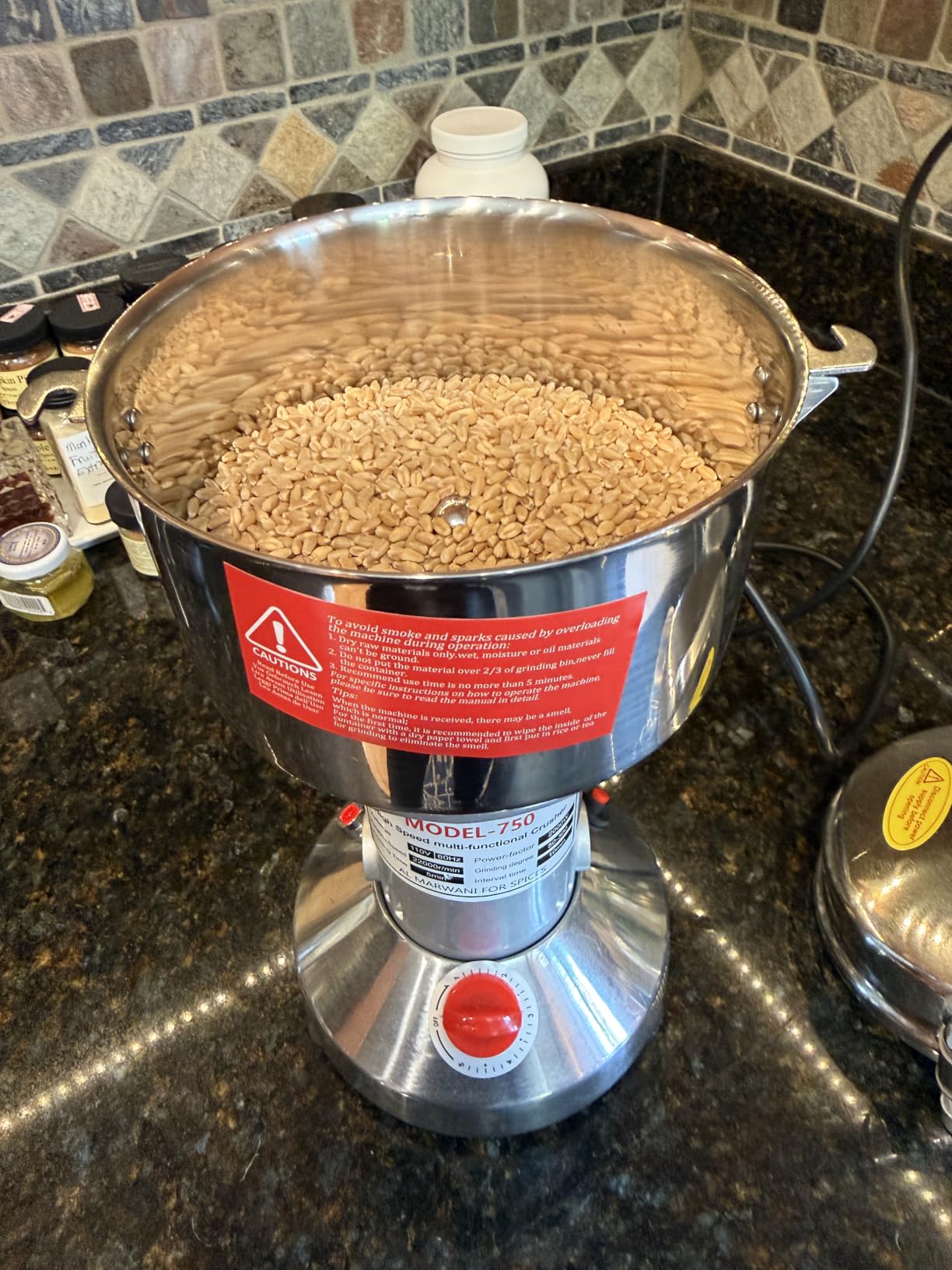 Grain Mill Grinder 750g High Speed Electric Stainless Steel Grinder Cereals Corn Flour Pulverizer Powder Machine for Dry Spice Herbs Grains Coffee Rice Pepper customer photo 2