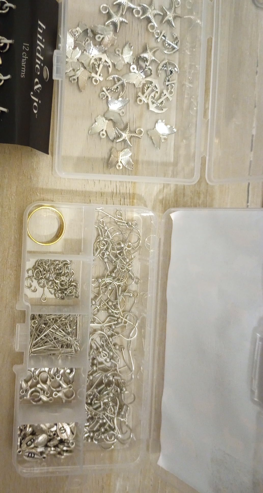 Xmada Jewelry Making Supplies Kit - 1587 PCS Beads, Crystal Beads, Jewelry Pliers, Beading Wire, Earring Hooks, Rings, Bracelets for Girls and Adults customer photo 2