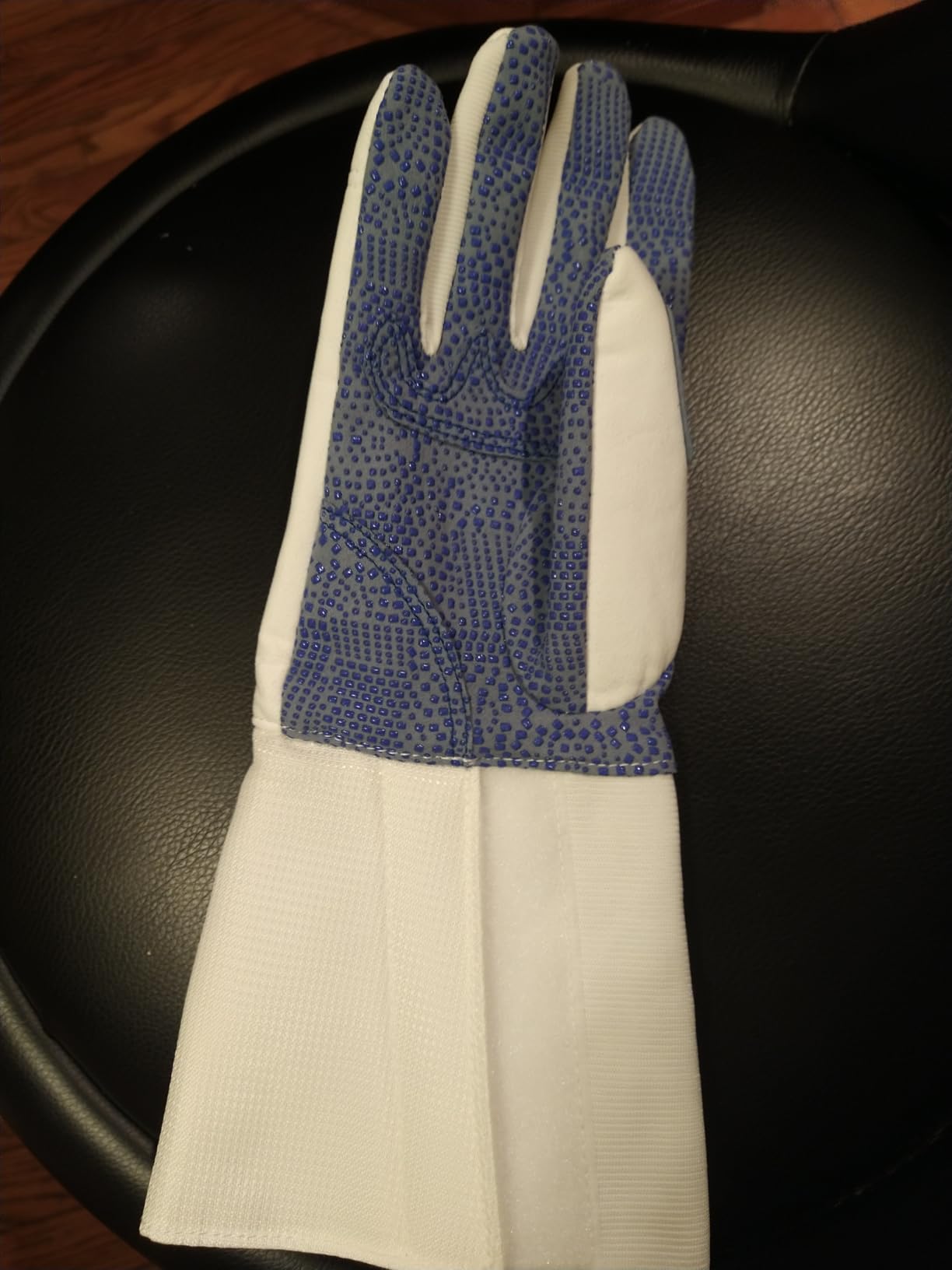 LEONARK Padded Fencing Glove for Foil Epee Sabre, Anti-Slip PU Dot Protective Fencing Bout Practice Glove with Shock Absorbing Pad, Long Forearm Sleeve Design for Competition & Daily Training, 1 Pack customer photo 2