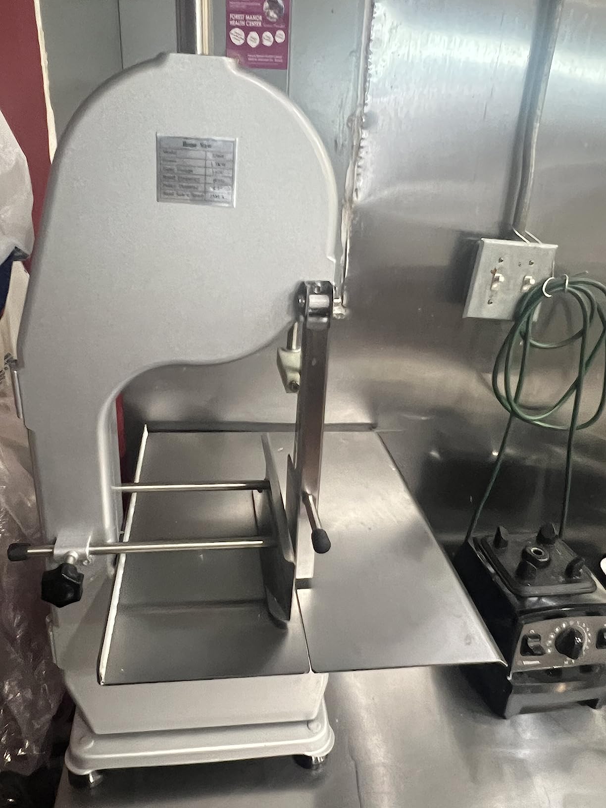 1500W Electric Bone Saw Machine, 0.8-5.9 Inch Cutting Thickness, 2.6HP Frozen Meat Cutter 110V Commercial Bandsaw Machine, 20x15in Table Sawing for Chicken Fish Trotter Beef, Equipped with 6 Saw Blades customer photo 2