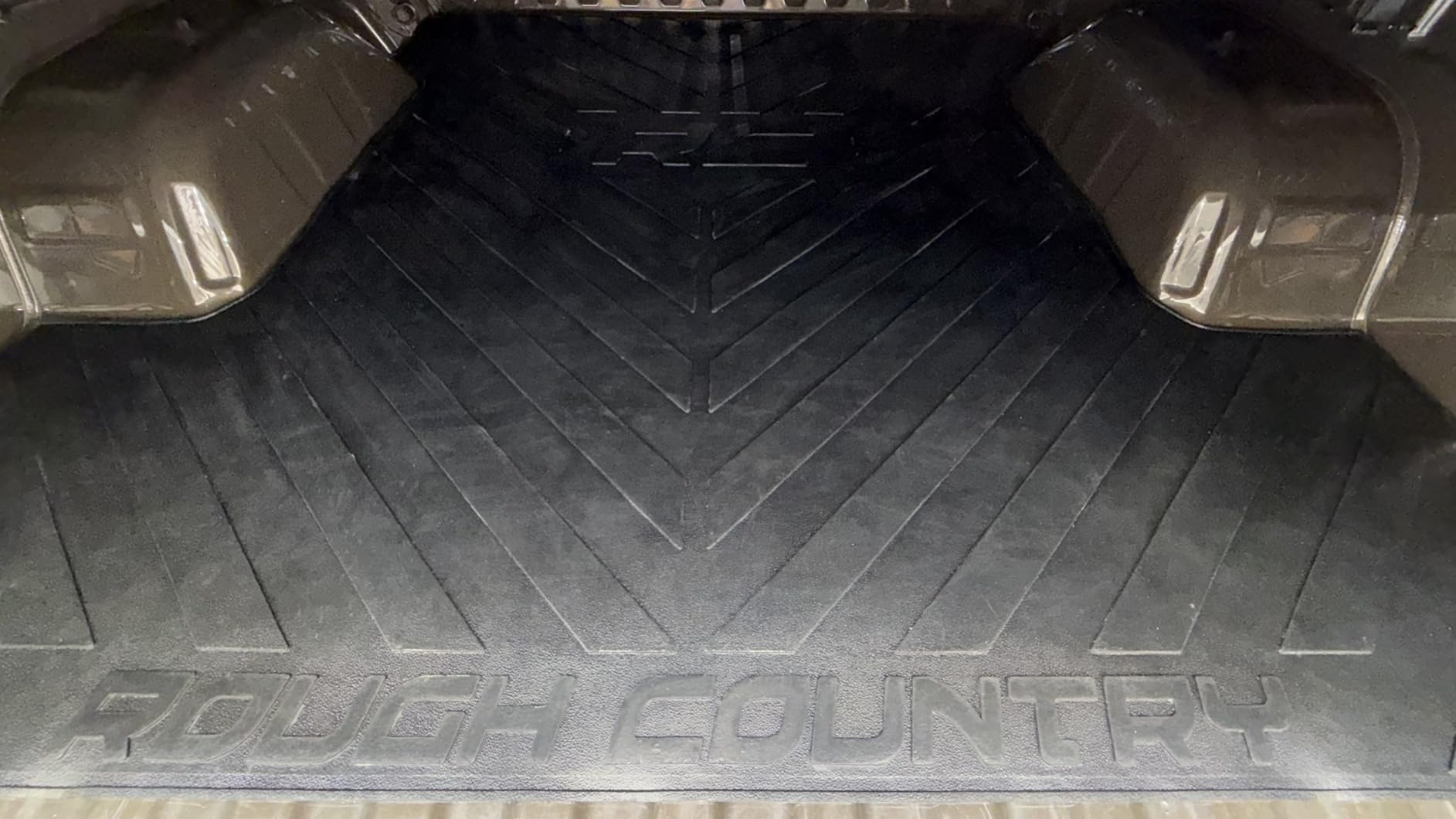 Rough Country Truck Bed Mat for Chevy Silverado & GMC Sierra 1500 (2019-2026) - Fits 5'10