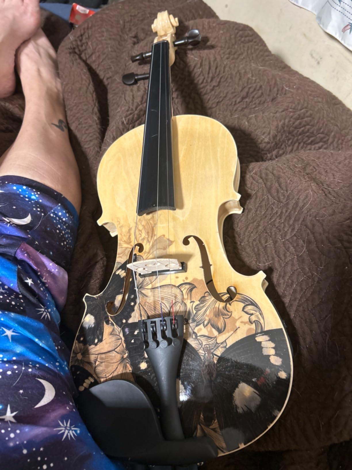 Aliyes Electric/Acoustic Violin Set for Beginners Special Designed Gift for Beginner with Hard Case,Bow,Extra Strings (4/4/Full-size) customer photo 1