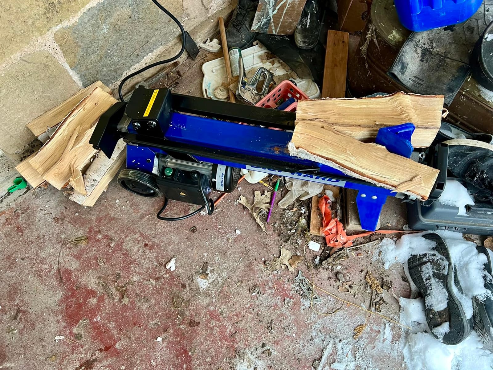 BILT HARD Log Splitter 6.5 Ton, Wood Splitter Electric Powered 15Amp, with Hydraulic Ram, Electric Firewood Splitting Machine, Horizontal customer photo 1