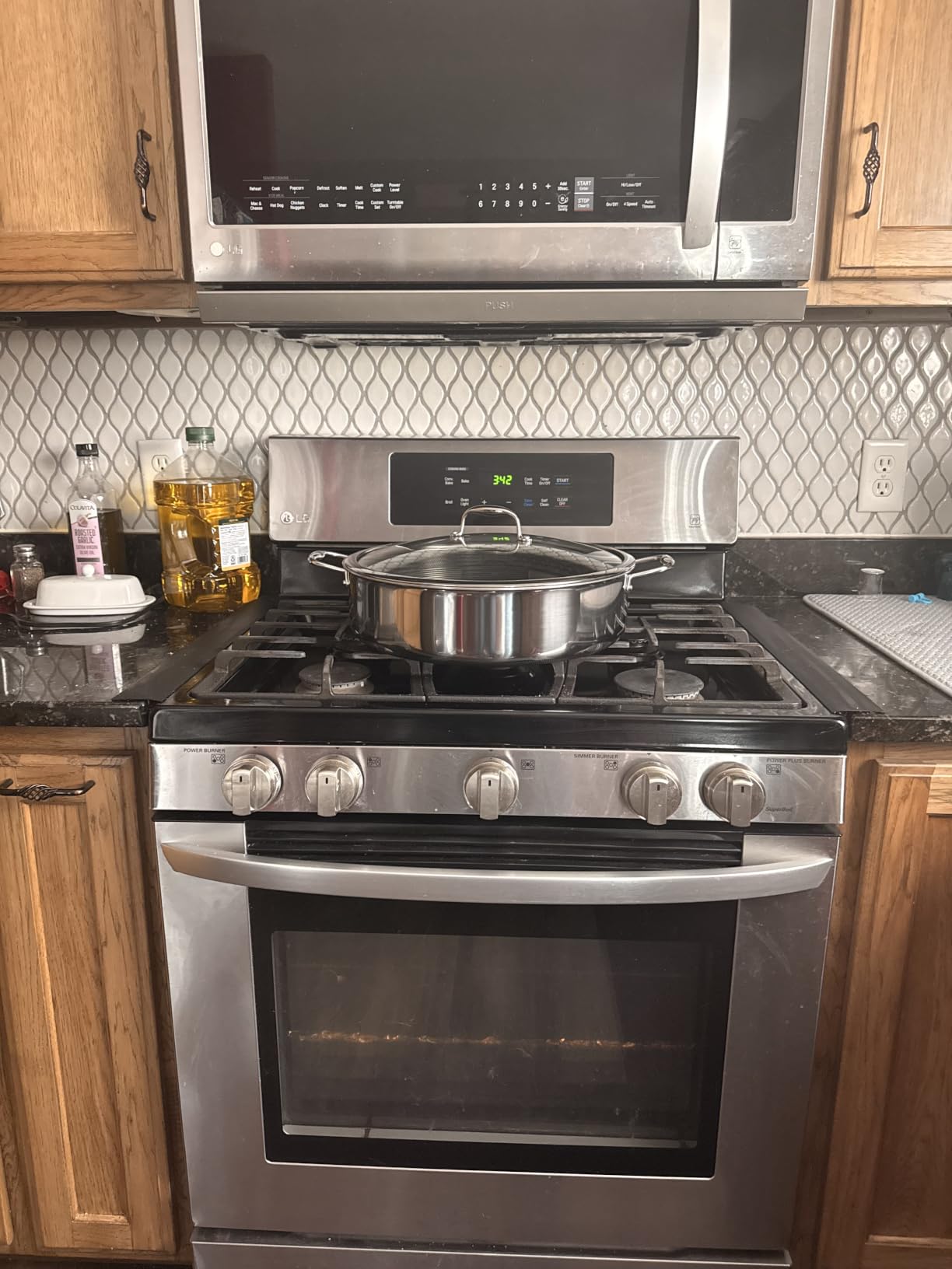 HexClad 7 Qt Hybrid Nonstick Sauté Pan with Lid, Chicken Fryer | Dishwasher and Oven-Safe, Compatible with All Cooktops, Induction Ready, Stay-Cool Handle customer photo 1