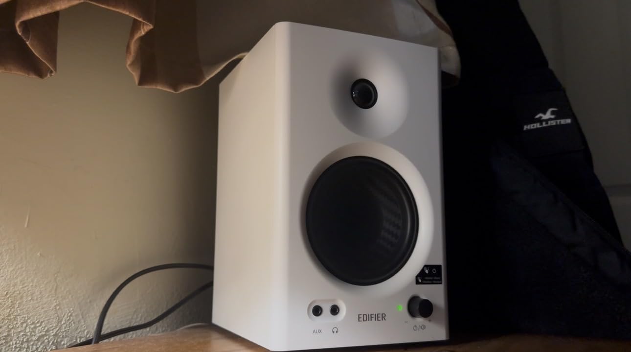 Edifier MR4 Studio Monitor Speakers, 4 inch Active Near-Field customer photo 2