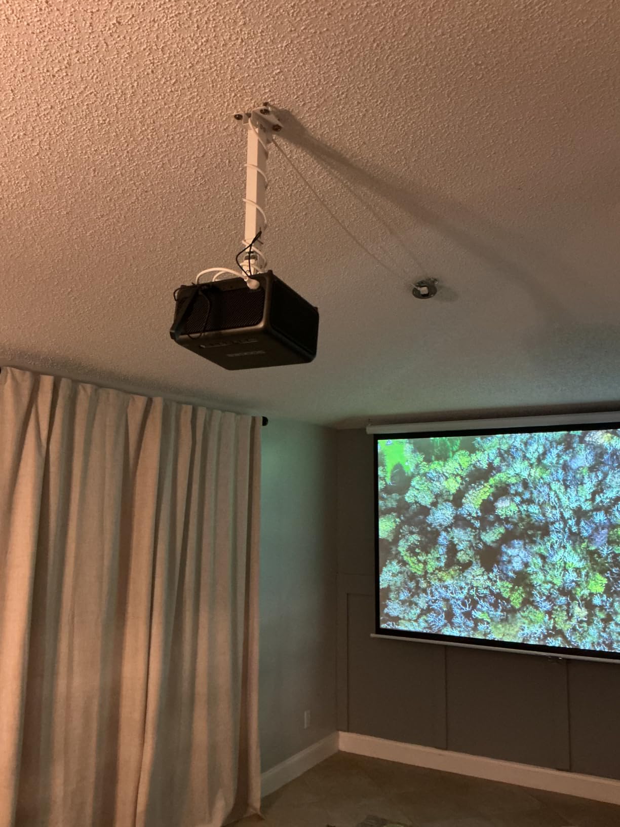 WALI Universal 3-in-1 Projector Ceiling Wall Mount for LCD/DLP Projectors | Height Adjustable Projector Bracket with Extension Pole, Supports up to 44lbs, (PM-003-W), White customer photo 1