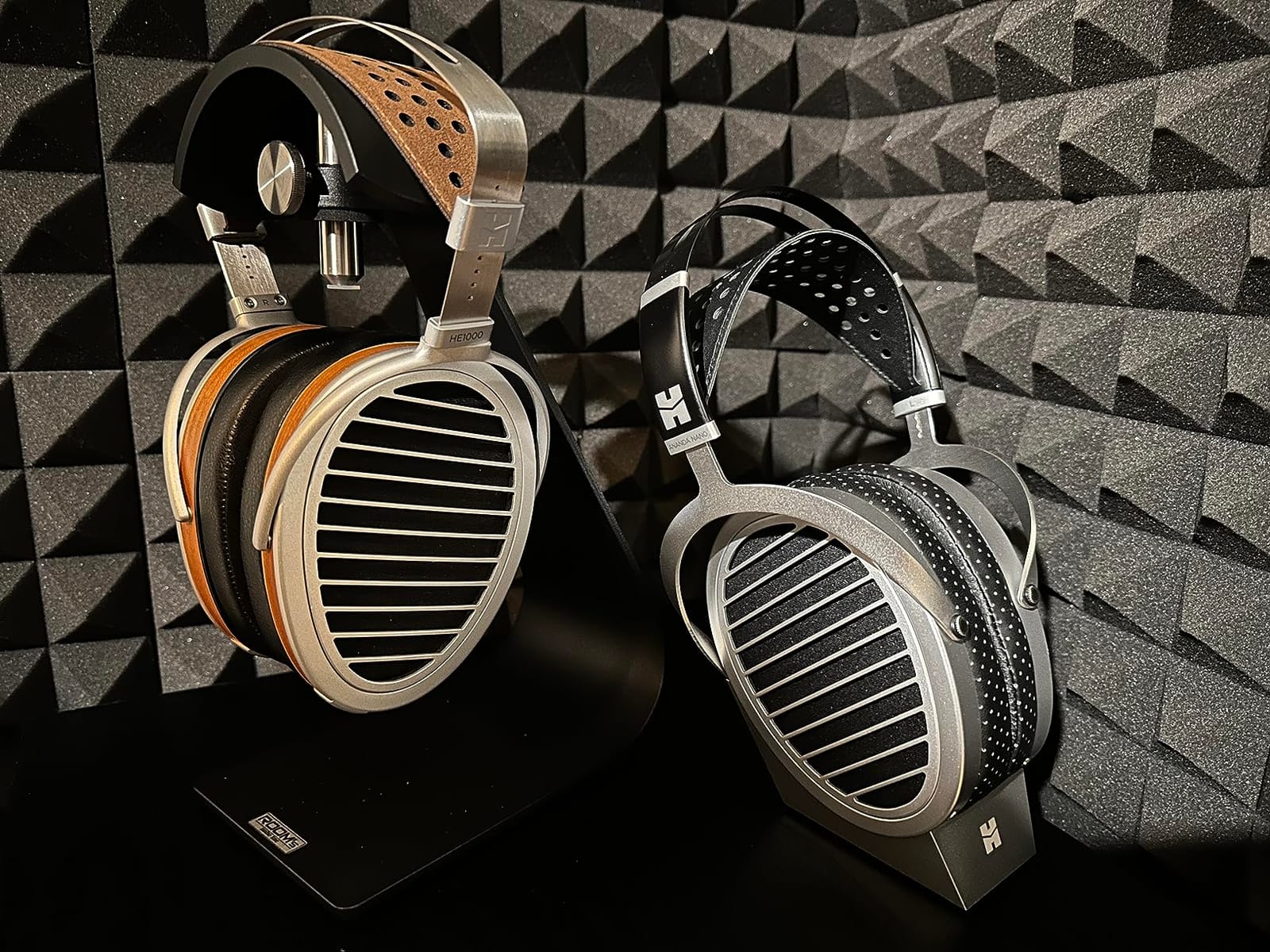 HIFIMAN HE1000 Stealth Magnet Planar Magnetic Full-Size Over-Ear Open-Back Hi-Fi Reference Grade Headphones for Audiophiles, Home & Studio Listening customer photo 1