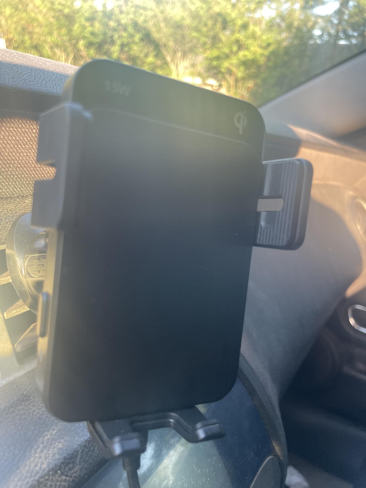 Wireless Car Charger, MOKPR Auto-Clamping Car Mount 15W/10W/7.5W Fast Charging Air Vent Car Phone Mount Compatible with iPhone 15/14/13/13 Pro/12 Pro Max/12 pro/12/11/10 Series, Samsung Galaxy Series customer photo 1