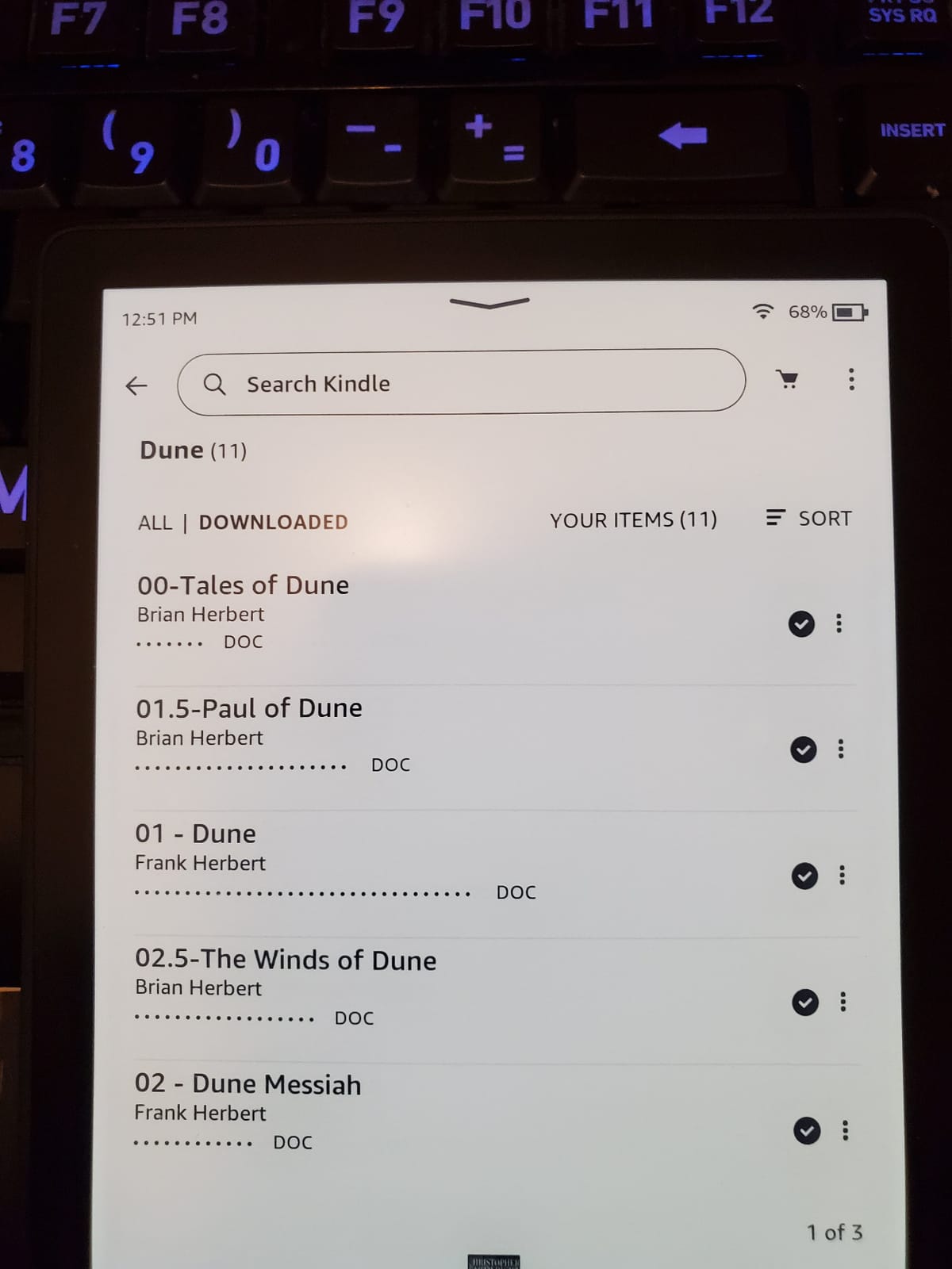 Kindle Paperwhite (16 GB) - Now with a larger display, adjustable warm light, increased battery life, and faster page turns - Agave Green customer photo 2