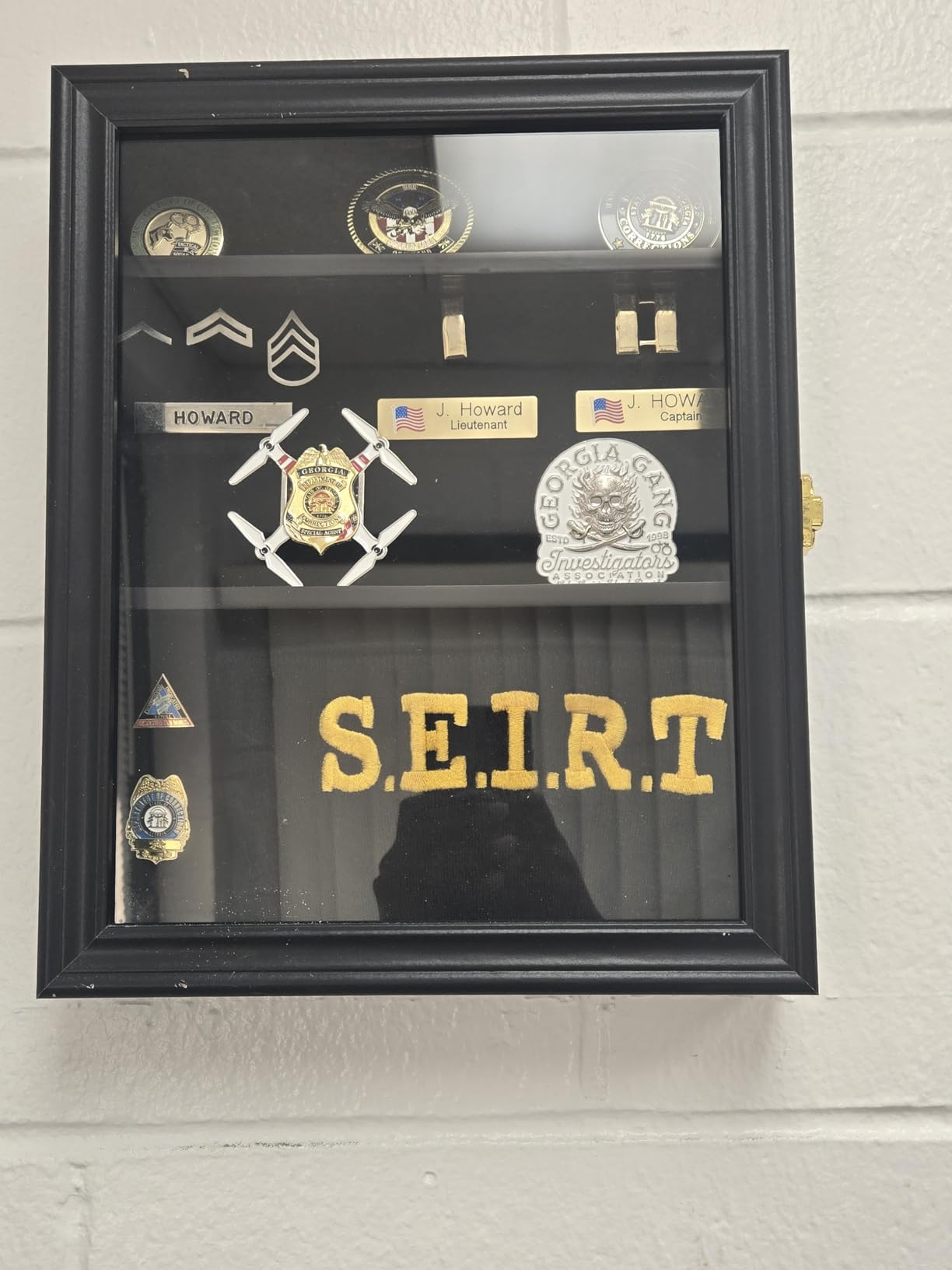 Small Military Challenge Coin Display case for Badges & Ribbons Black | Military veterans, service members, coin & pin collectors, Independent storage zones for coins & pins customer photo 1