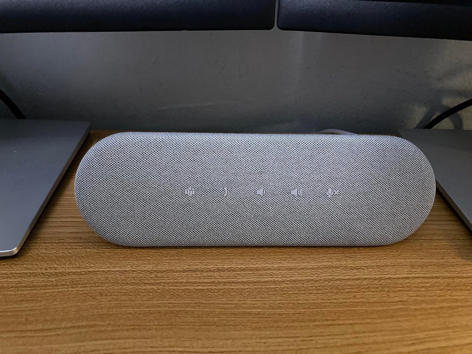 Dell Speakerphone SP3022, Microsoft Teams Certified, Zoom Certified | Full Duplex Audio, Digital Signal Processing, Echo Cancellation, 3 Year Warranty, UC Optimised customer photo 1
