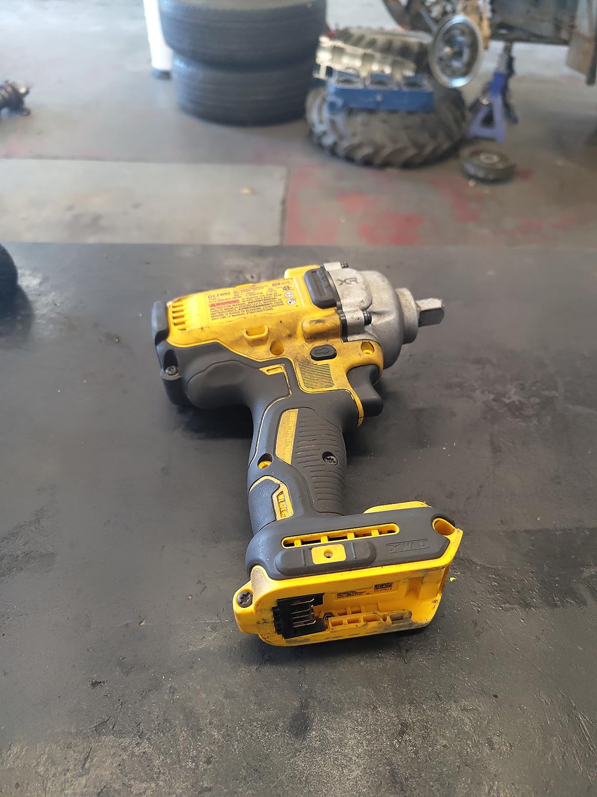 DEWALT 20V MAX XR Cordless Impact Wrench, 1/2