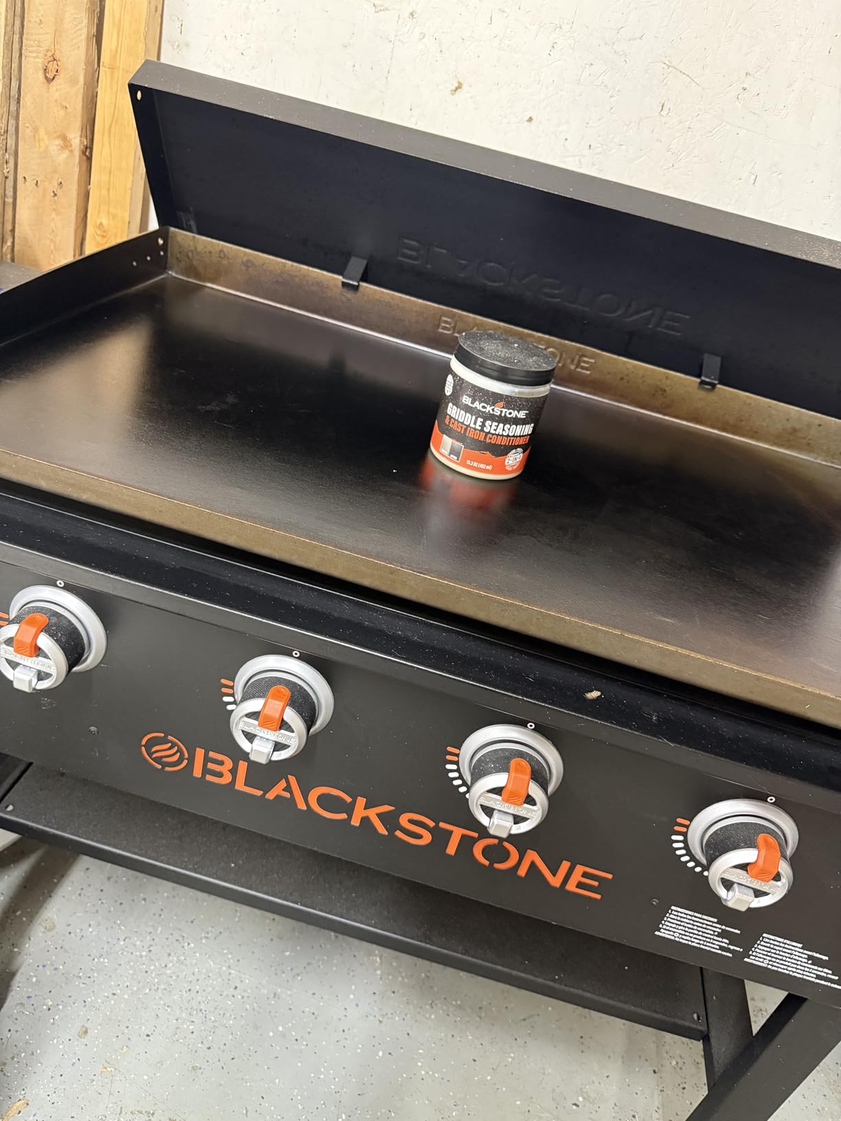 BLACKSTONE Griddle Seasoning and Cast Iron Conditioner, 15.3oz | 4146 Seasoning & Conditioner to Protect and Maintain Pristine Griddle Top customer photo 1
