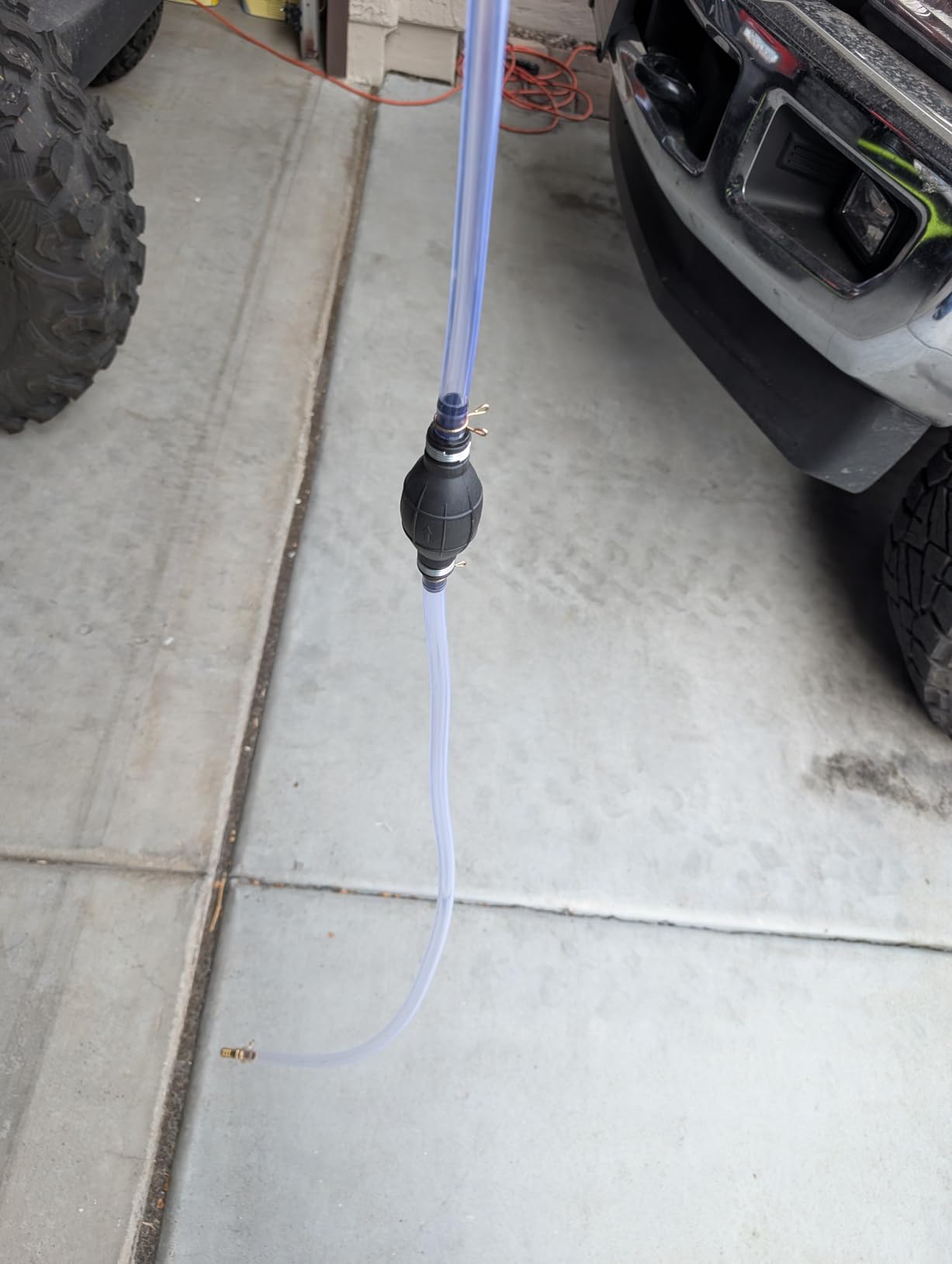H-veenjor Gasoline Siphon Hose Pump, Hand Fuel Transfer Pump, High Flow Gas Siphon Pump for water Gasoline Oil Petrol Diesel, Manual Fuel Pump with 2 Premium PVC Hoses customer photo 2