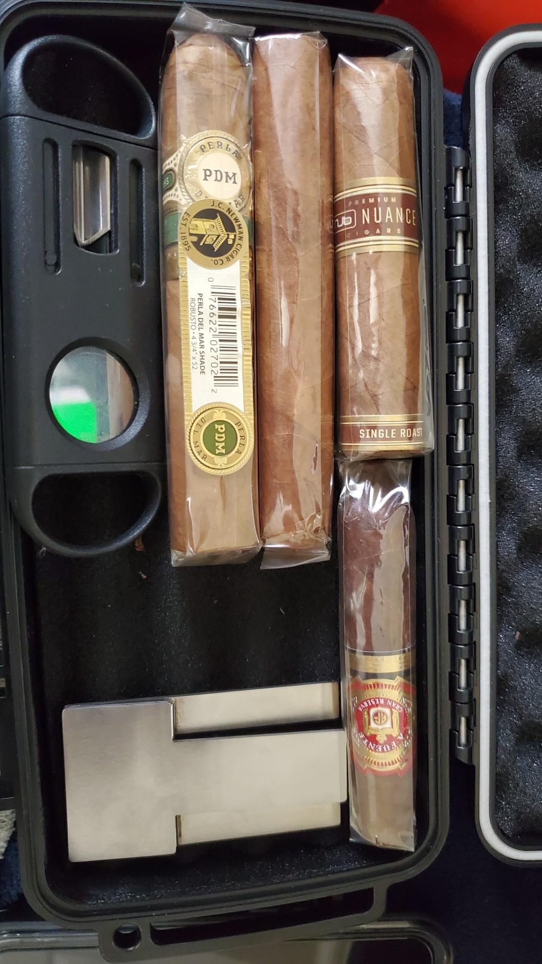 Travel Humidor Box With Cigar Accessories - Spanish Cedar, Humidifier, Cutter, Stand, Punch - Holds 4-5 Cigars - Waterproof, Crushproof, Airtight Seal customer photo 1