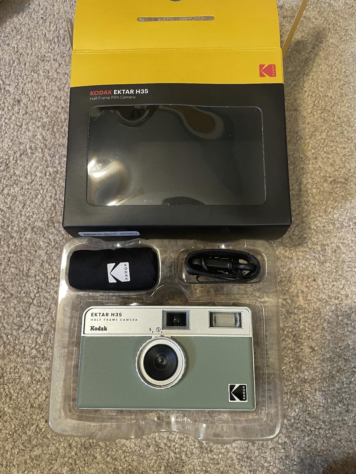 KODAK EKTAR H35 Half Frame Film Camera, 35mm, Reusable, Focus-Free, Lightweight, Easy-to-Use (Sage) customer photo 2