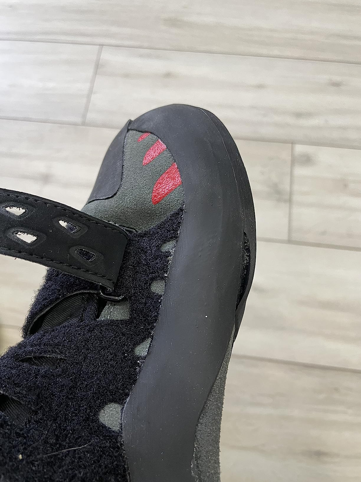 La Sportiva Mens Tarantula Boulder Climbing Shoe | Introductory Bouldering Shoe, Premium Comfort, Higher Volume, Easy On/Off, Hook & Loop Closure customer photo 1