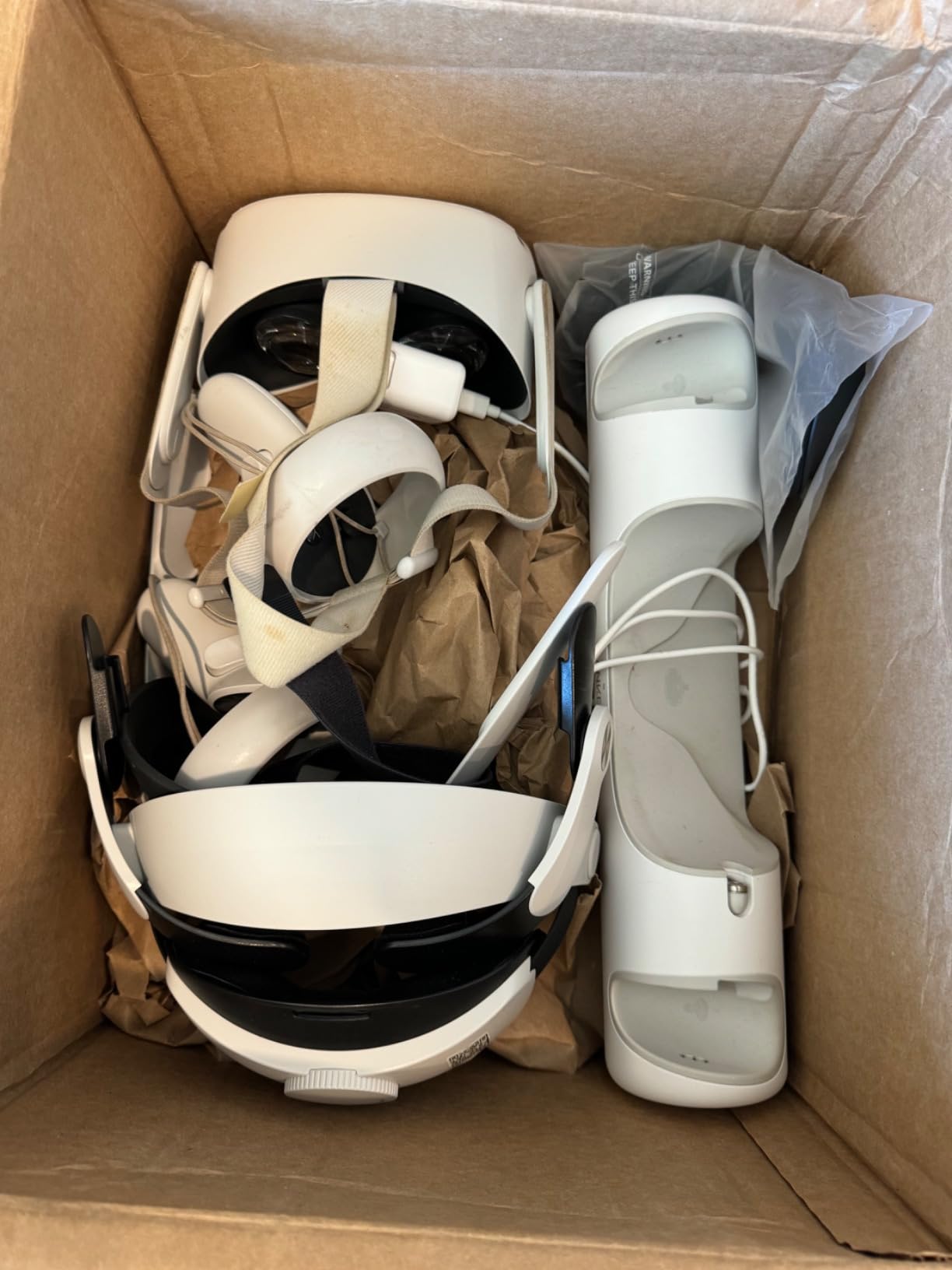 Oculus Quest 2 VR Headset 128GB Holiday Set - Advanced All-in-One Virtual Reality Headset Cover Set, White customer photo 2
