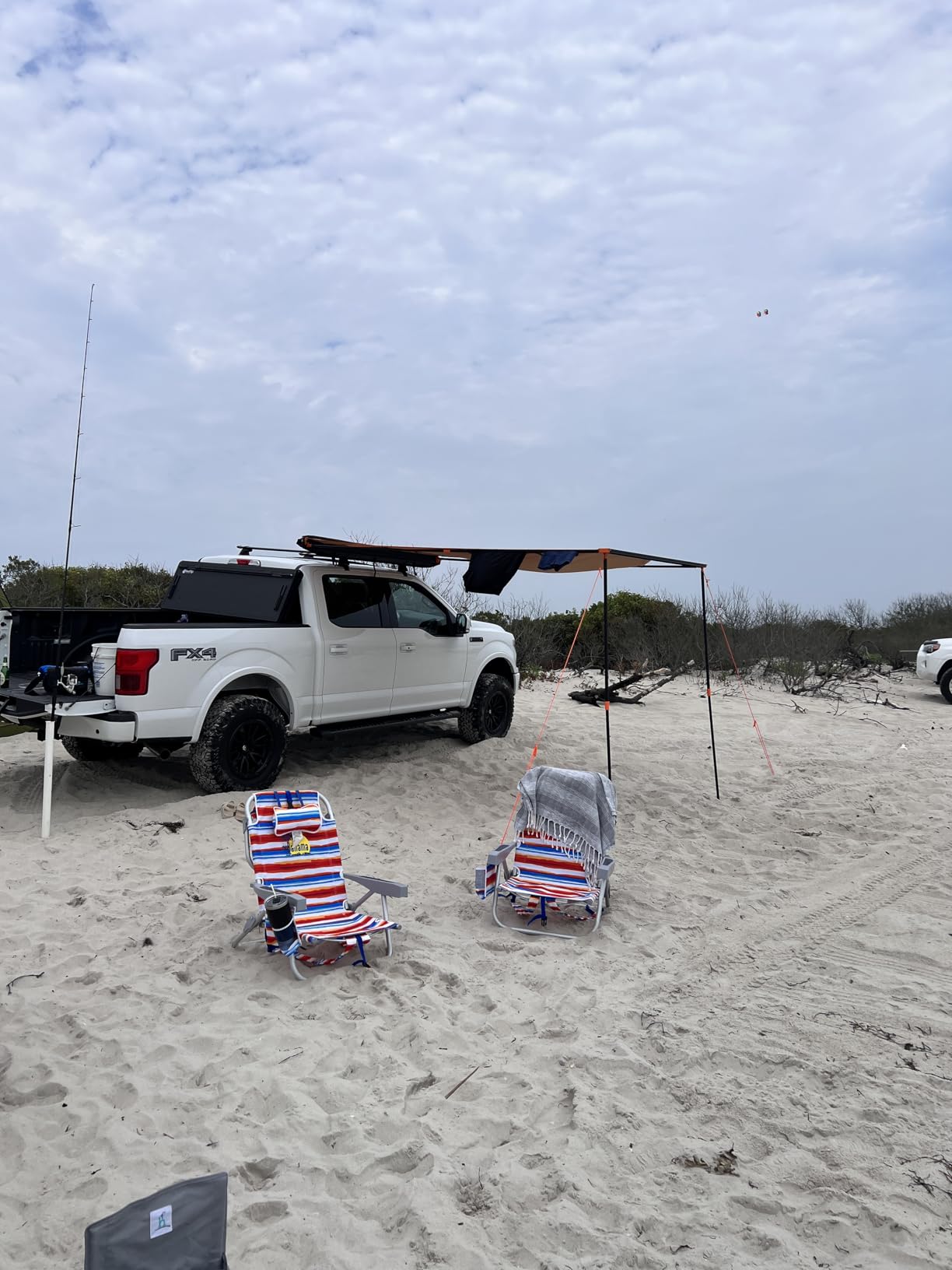ALL-TOP Vehicle Awning 6.6'x10' Roof Rack Pull-Out Sun Shade UV50+, Weatherproof 4x4 Side Awning for Camping & Overland (Hardware Included) customer photo 1