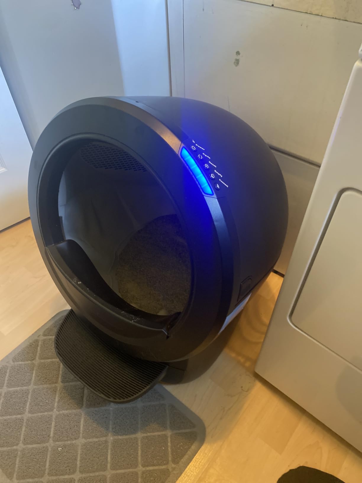 Litter-Robot 4 by Whisker, White | Automatic, Self-Cleaning Cat Litter Box, Helps Reduce Litter Box Odors, Works with Any Clumping Litter customer photo 2