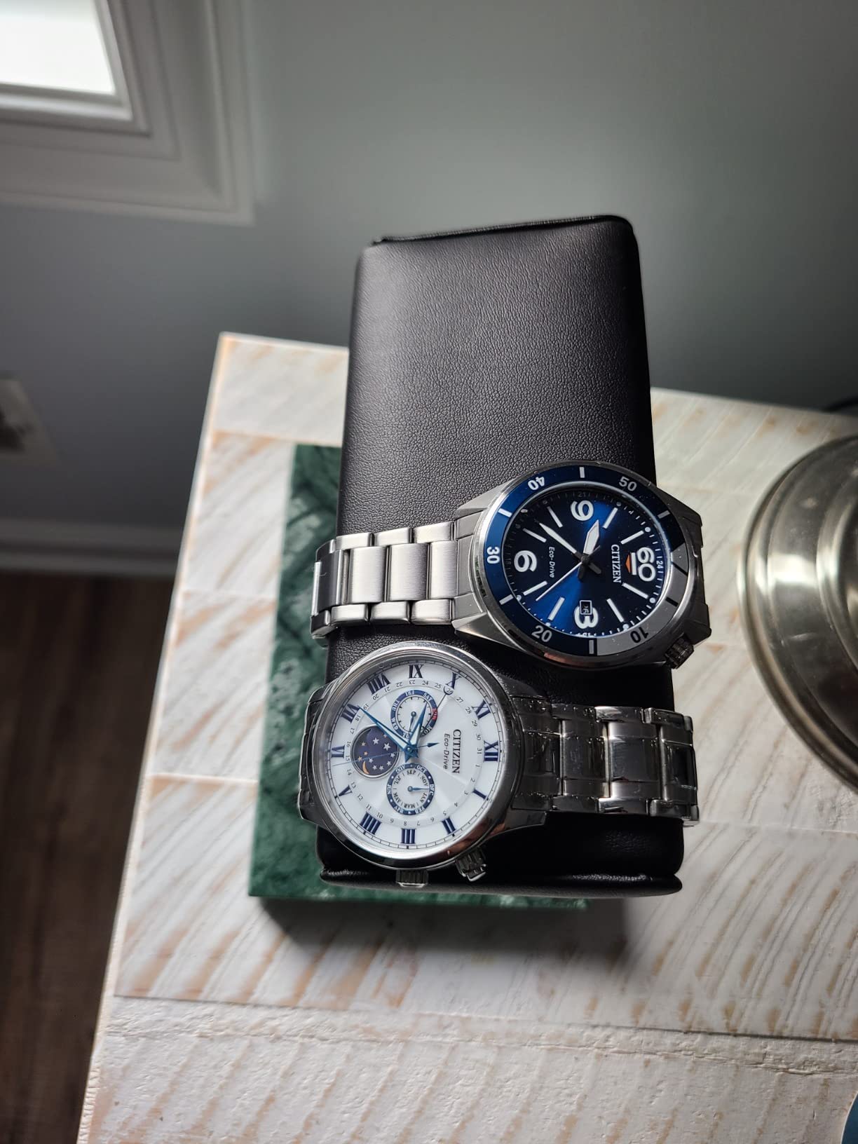 LYS&LYX Watch stand watch display stand watch holder watch Handcrafted watch holder (2--black/glod/croco) customer photo 2