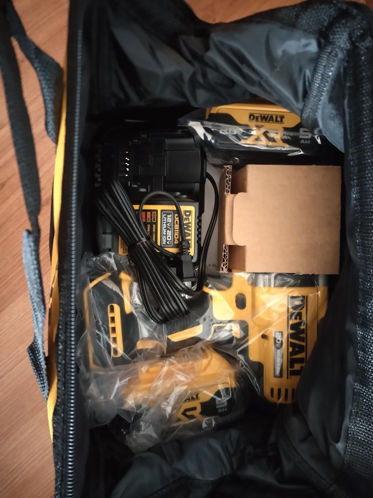 DEWALT 20V MAX XR 1/2 in. High Torque Impact Wrench with Hog Ring Anvil Kit (DCF900P2) customer photo 1