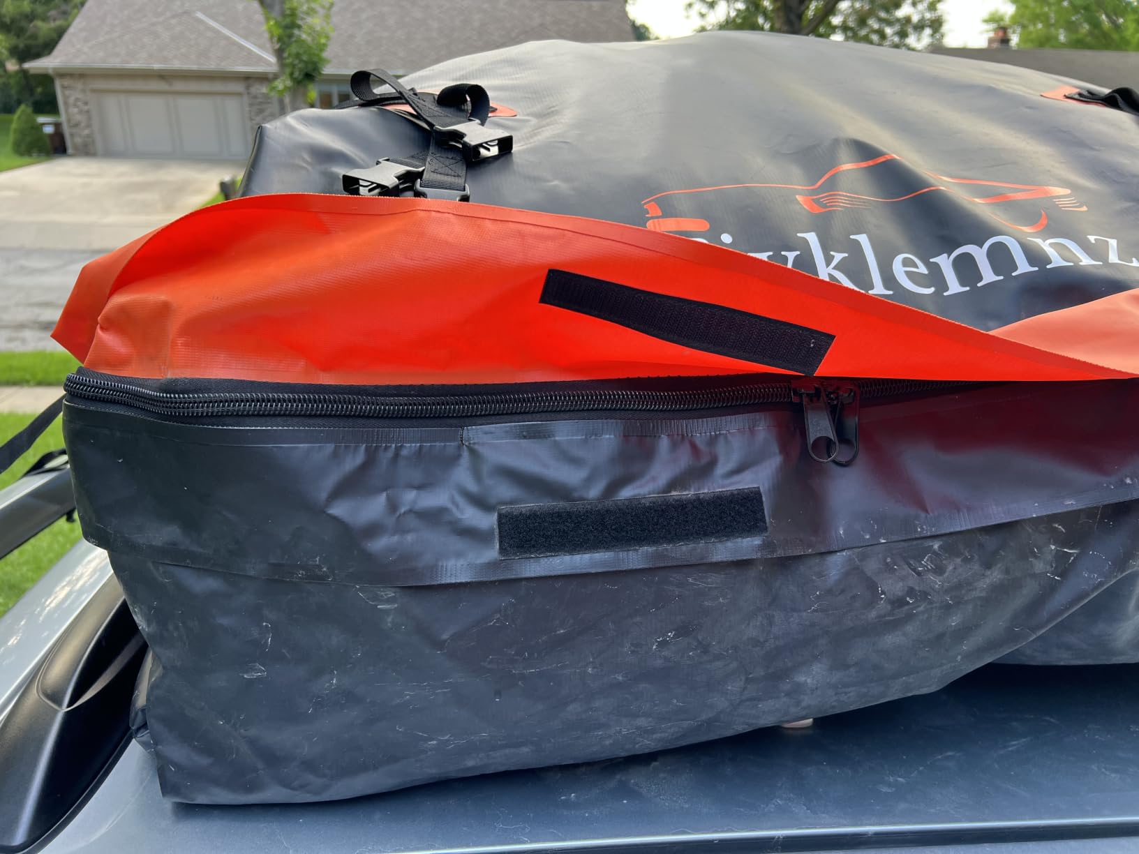 FIVKLEMNZ 21 Cubic Rooftop Cargo Carrier Waterproof Soft Car Roof Bag | for All Top of Vehicle with/Without Rack Includes Topper Anti-Slip Mat + Reinforced Straps + 6 Door Hooks + Luggage Lock customer photo 2