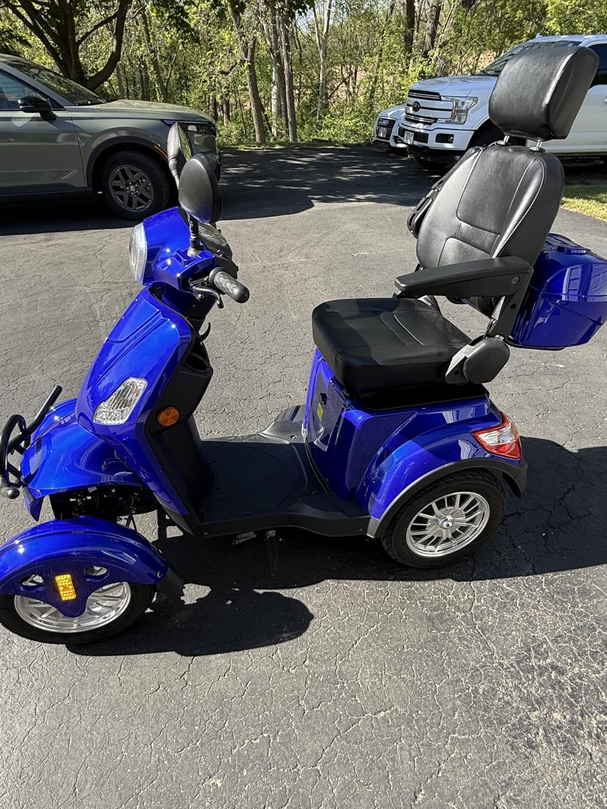 Mobility Scooters for Seniors & Adults 500lbs Capacity - 800W All Terrain Electric Powered Mobility Cart - Heavy Duty Mobility Scooter for Elderly w/Charger Remote Keys (Red) customer photo 1