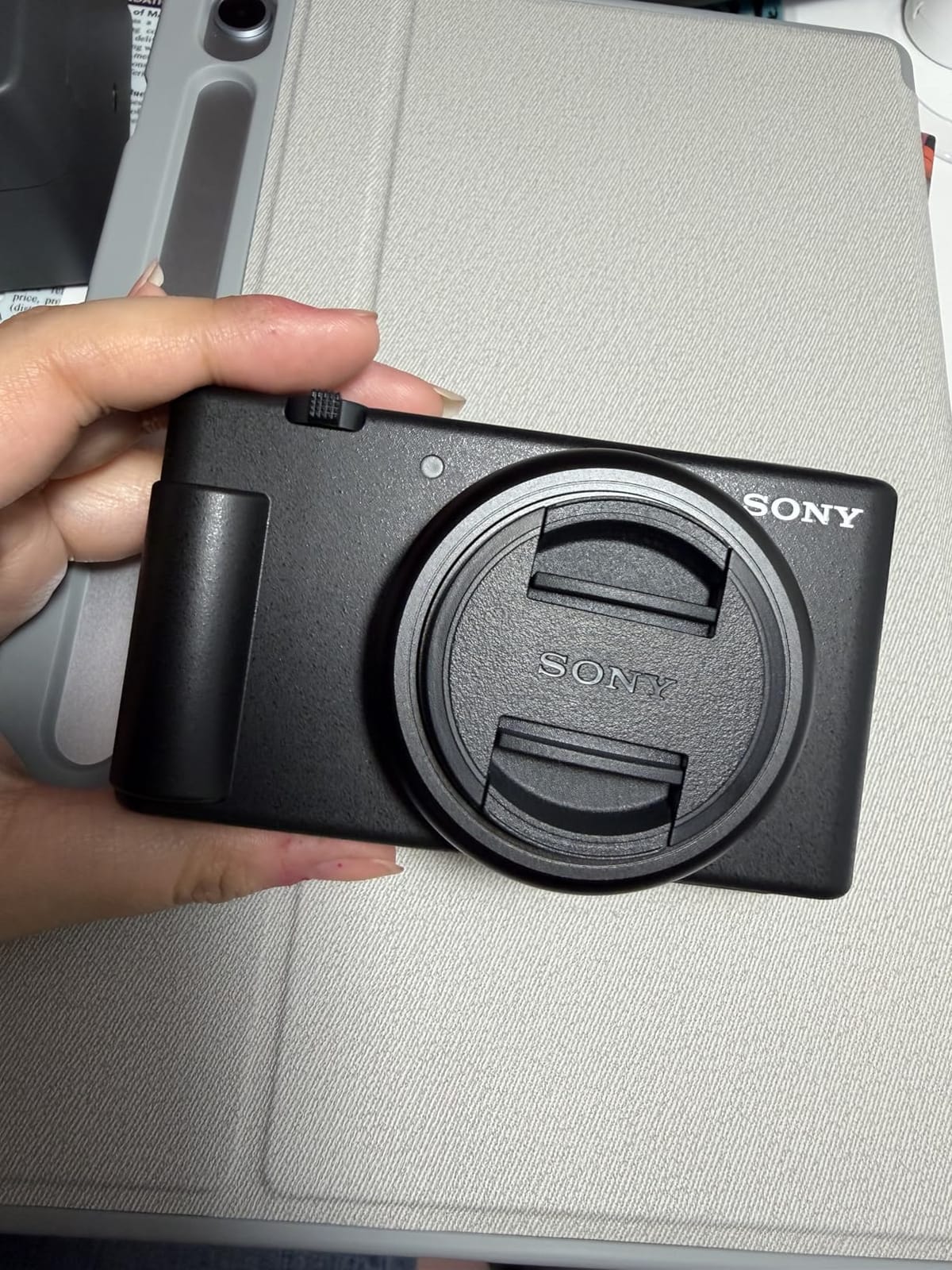 Sony ZV-1F Compact Digital Camera 4K Video White customer photo 1