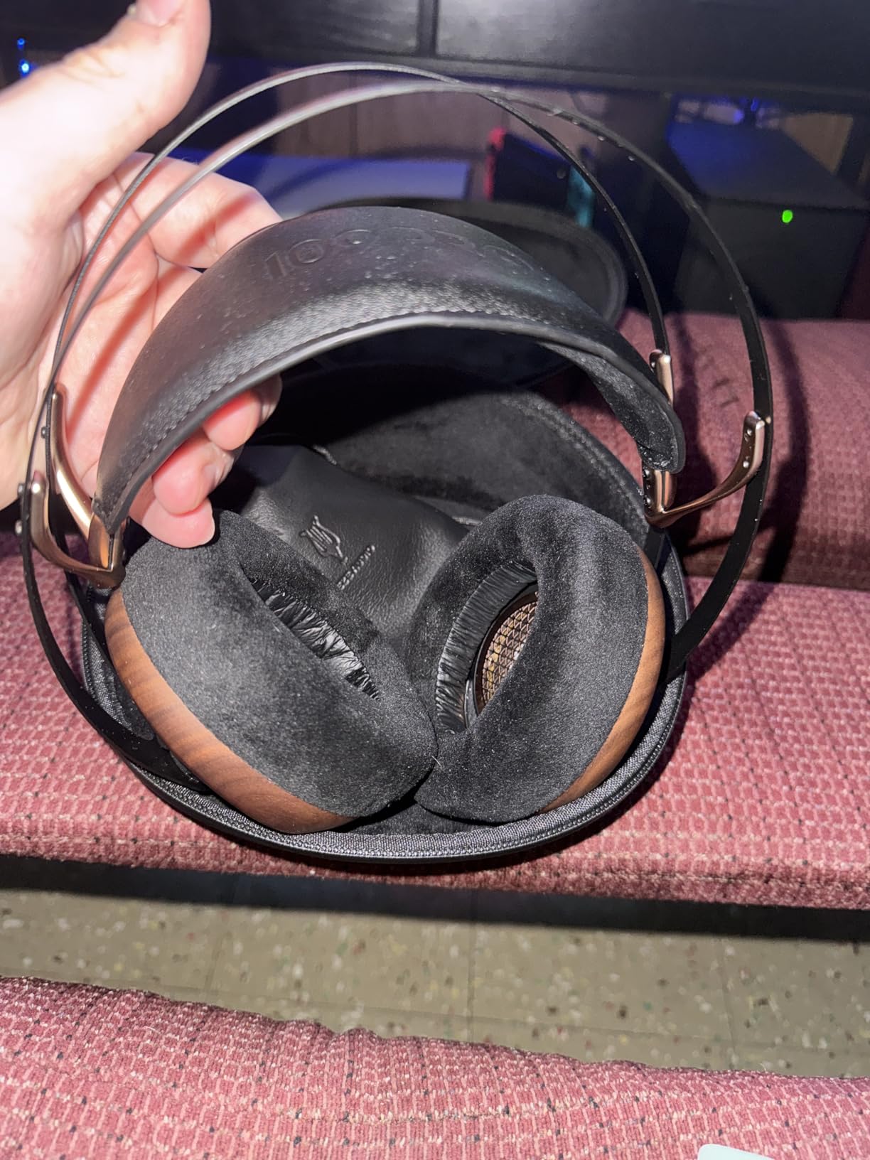 MEZE AUDIO 109 PRO | Wired Over-The-Ear Walnut Wood Audiophile Open-Back Headphones | 50mm Dynamic Drivers | Low Impedance 40 Ohms customer photo 1