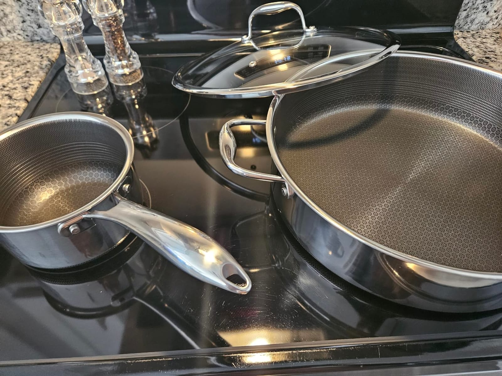 HexClad 2QT Hybrid Nonstick Saucier with Lid, Induction Ready | Stay-Cool Handles, Dishwasher and Oven Safe up to 900°F, Compatible with All Cooktops customer photo 2