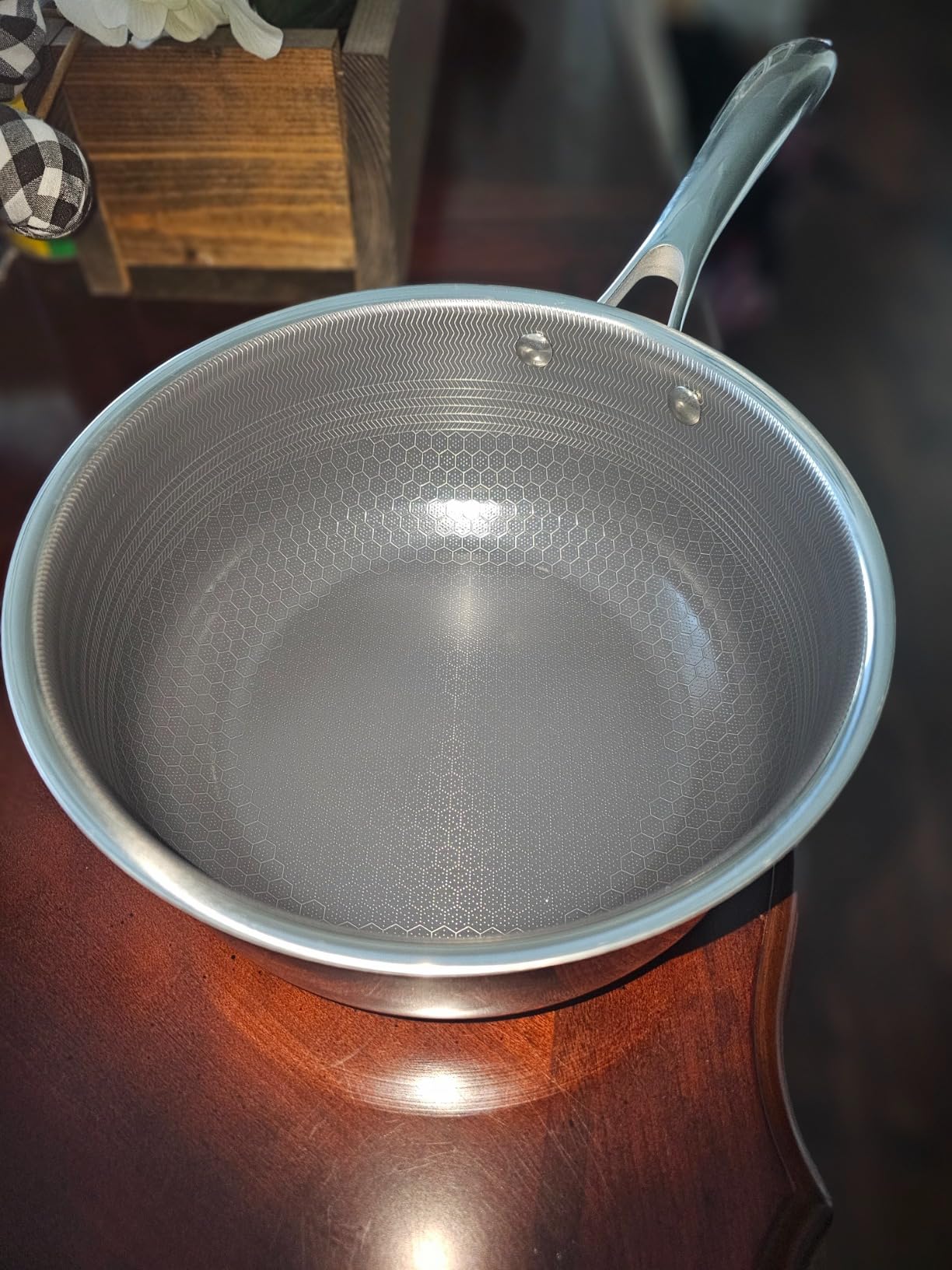 HexClad 3QT Hybrid Nonstick Saucier with Lid, Induction Ready | Stay-Cool Handles, Dishwasher and Oven Safe up to 900°F, Compatible with All Cooktops customer photo 2