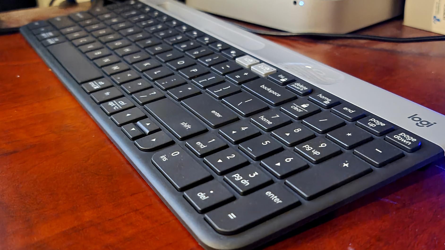Logitech K585 Slim Wireless Keyboard with Built-in Phone Cradle - Graphite customer photo 2