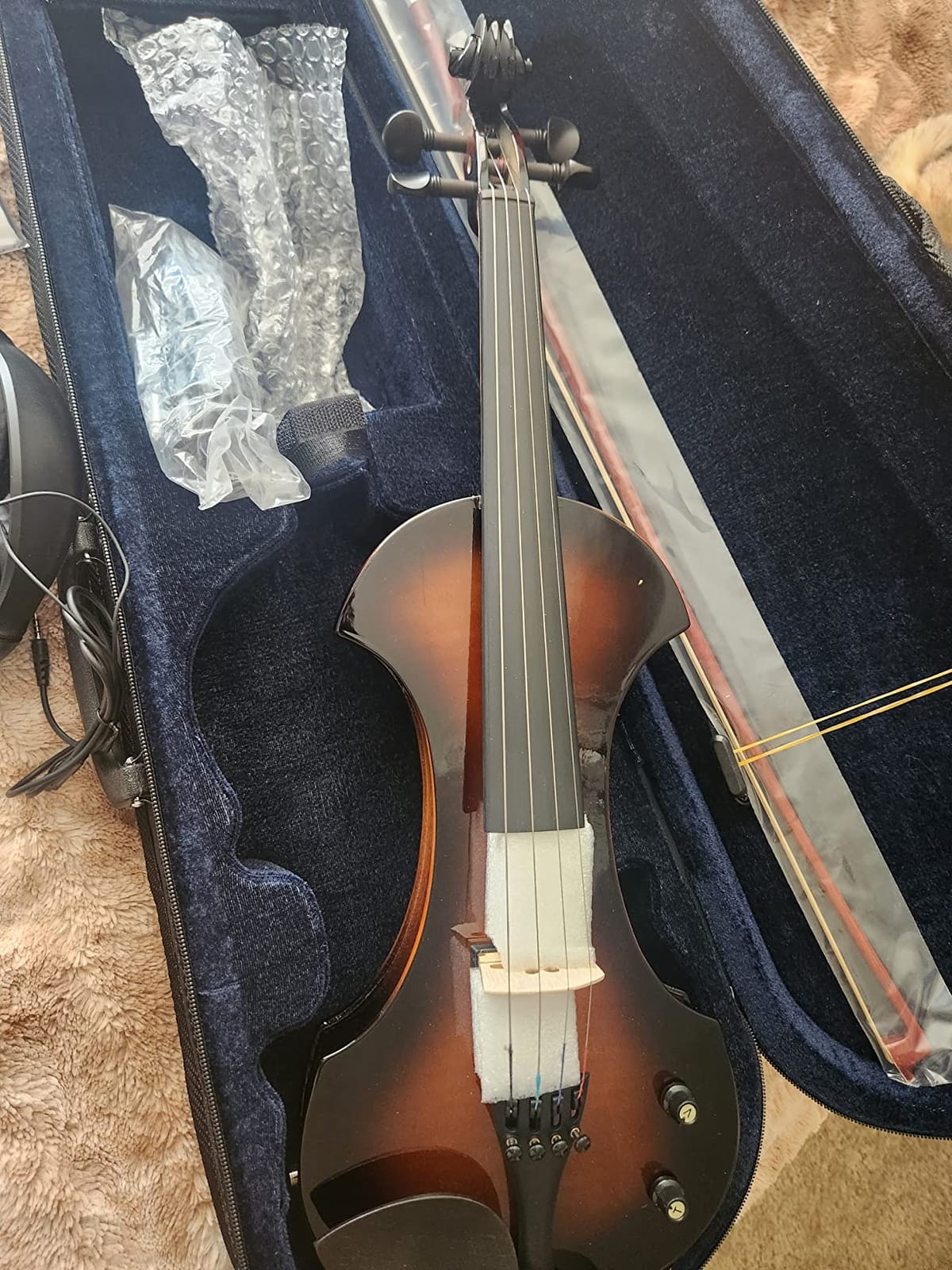 Pyle Full Size Electric Violin Kit - 4/4 Solid Wood Silent Fiddle with Hard Case, Bow, Ebony Fittings, and Digital Tuner customer photo 2